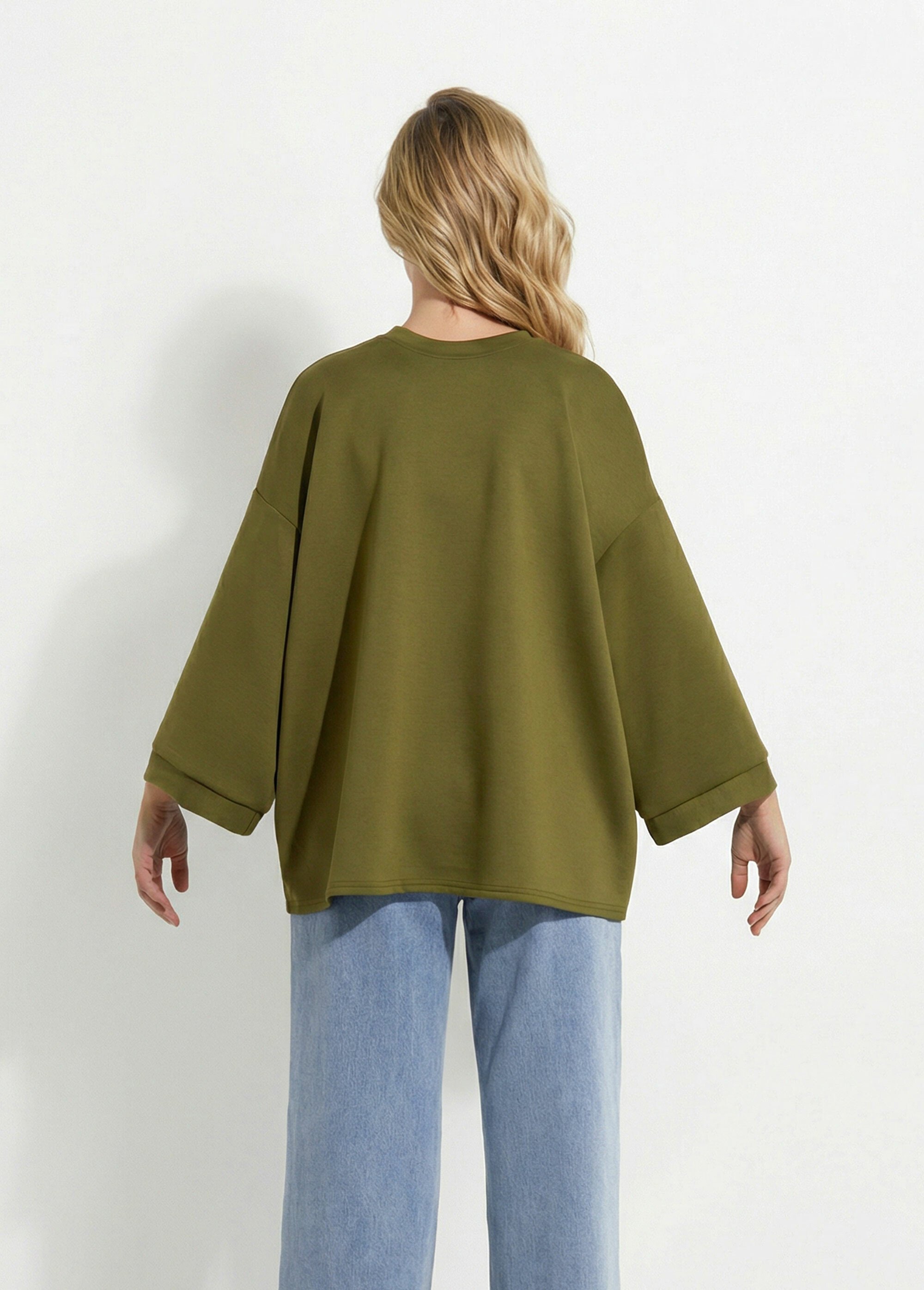 Sweat shirt large col rond, manches 3/4