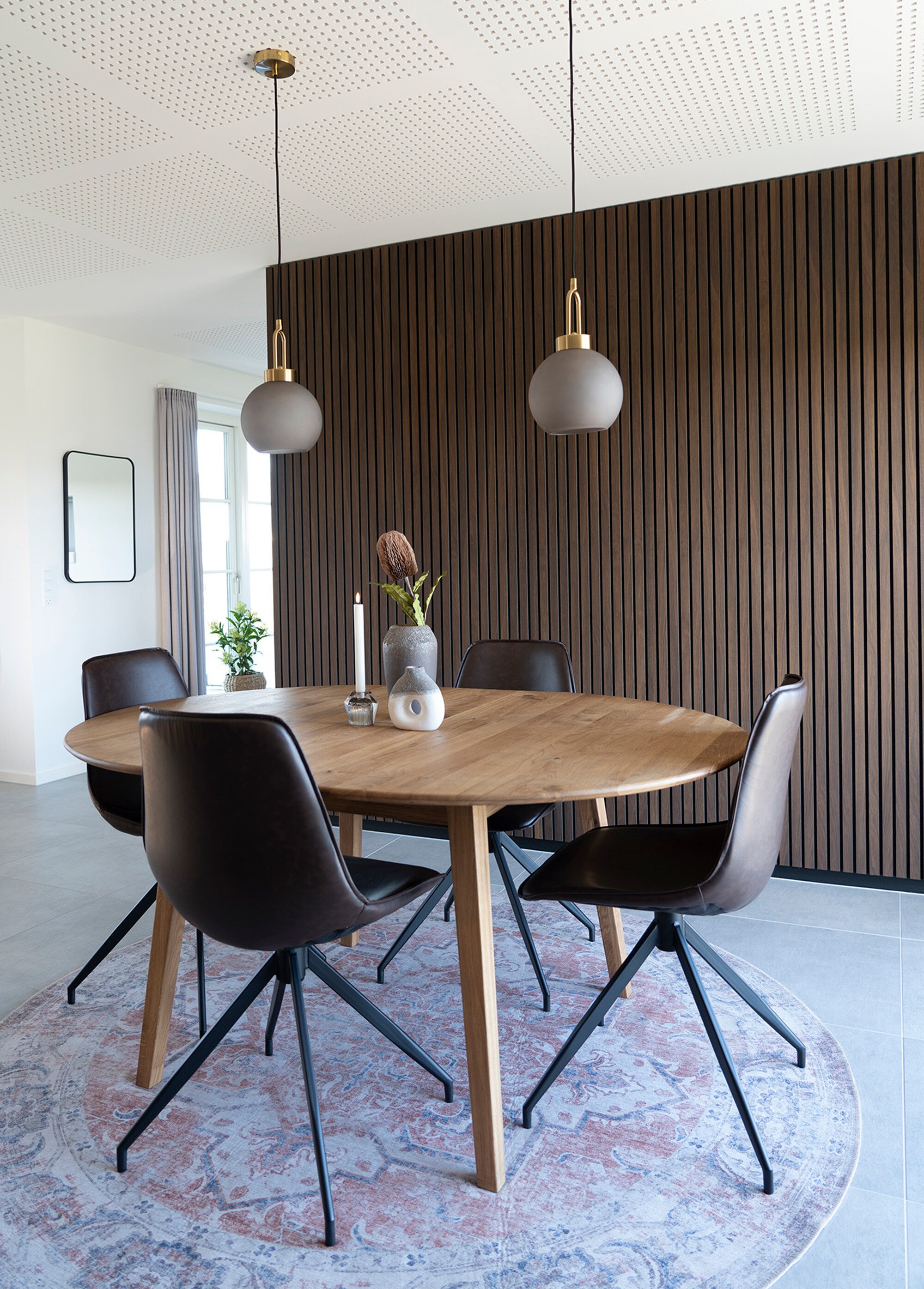 Chaise de salle à manger en simili cuir MARRON HN-1001280 SI1