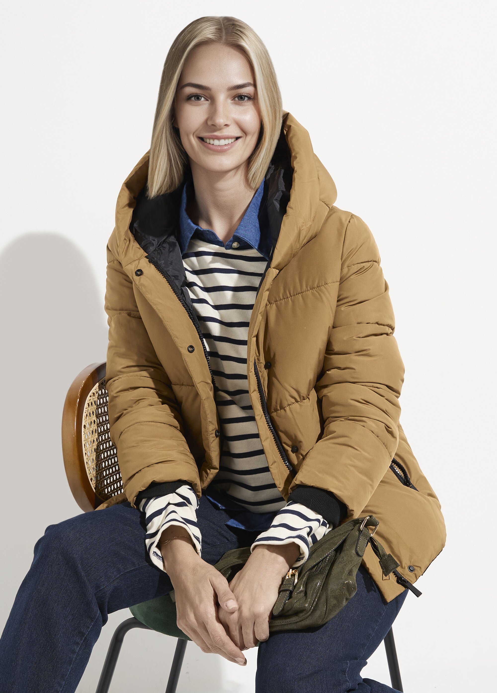 Doudoune courte matelassée à capuche Femme Beige ATT-AT8393 MV1