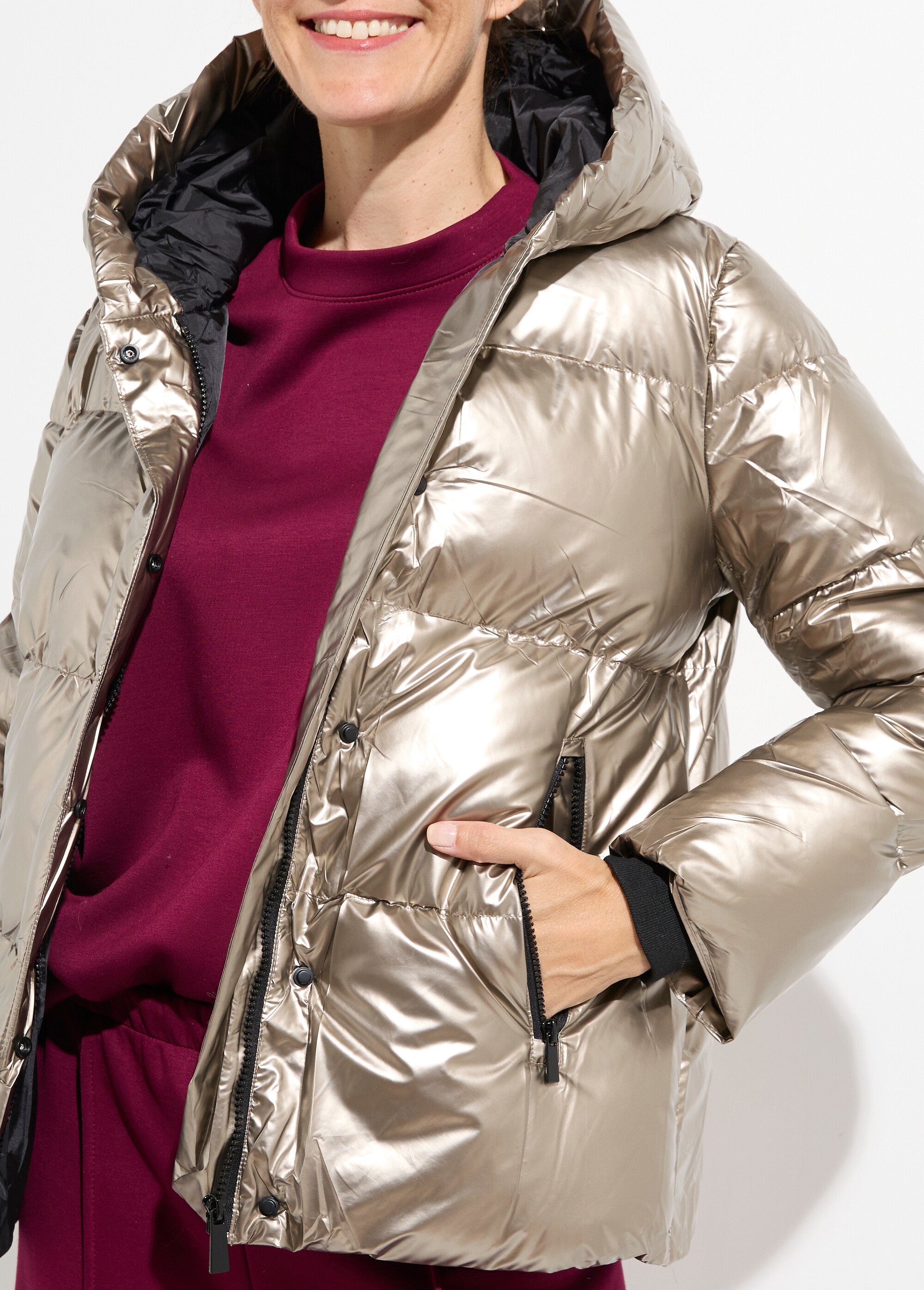 Doudoune courte métallisée à capuche