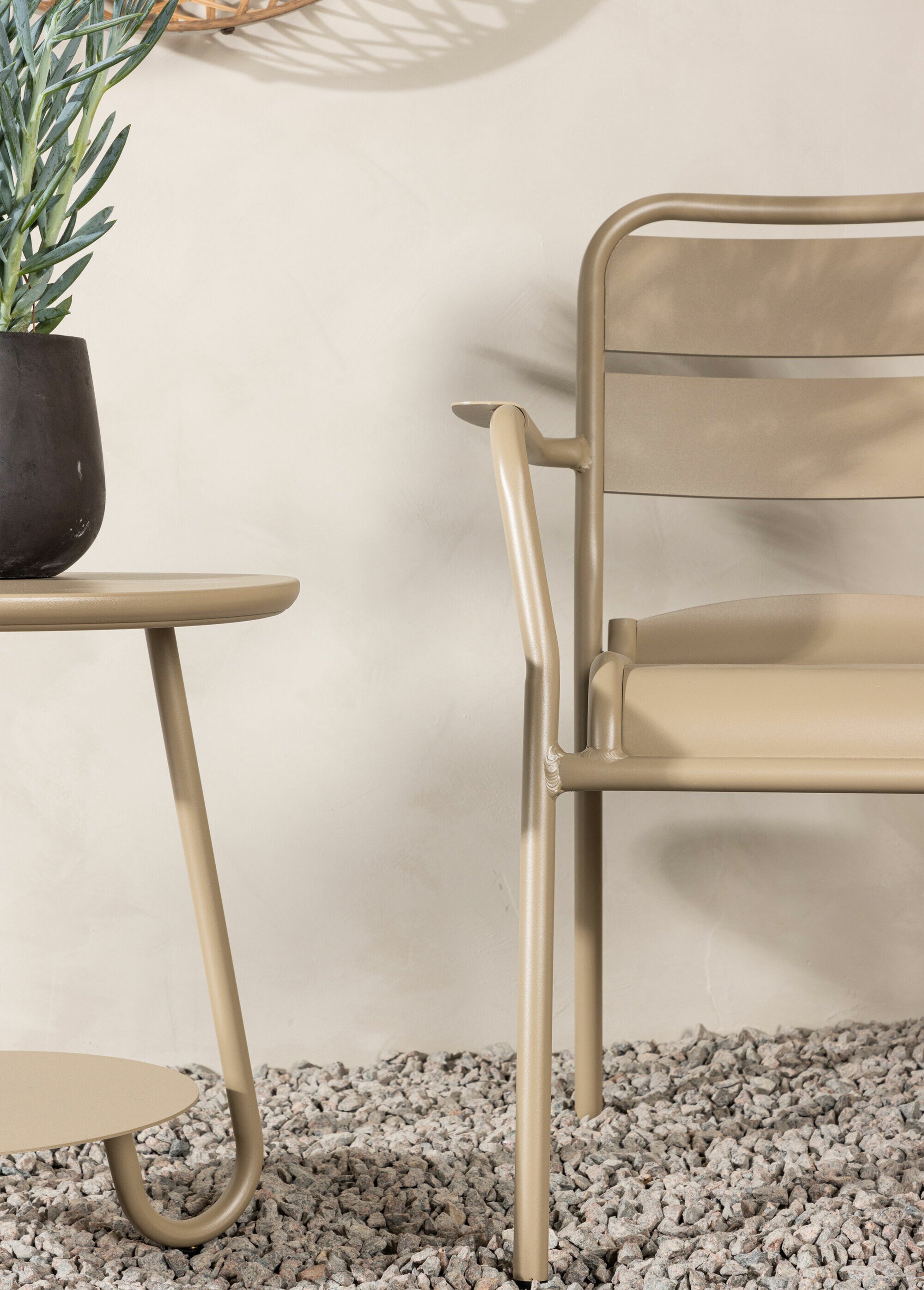 Set 2 Fauteuils + Table basse en alu BEIGE VEN-6944-102 DE1