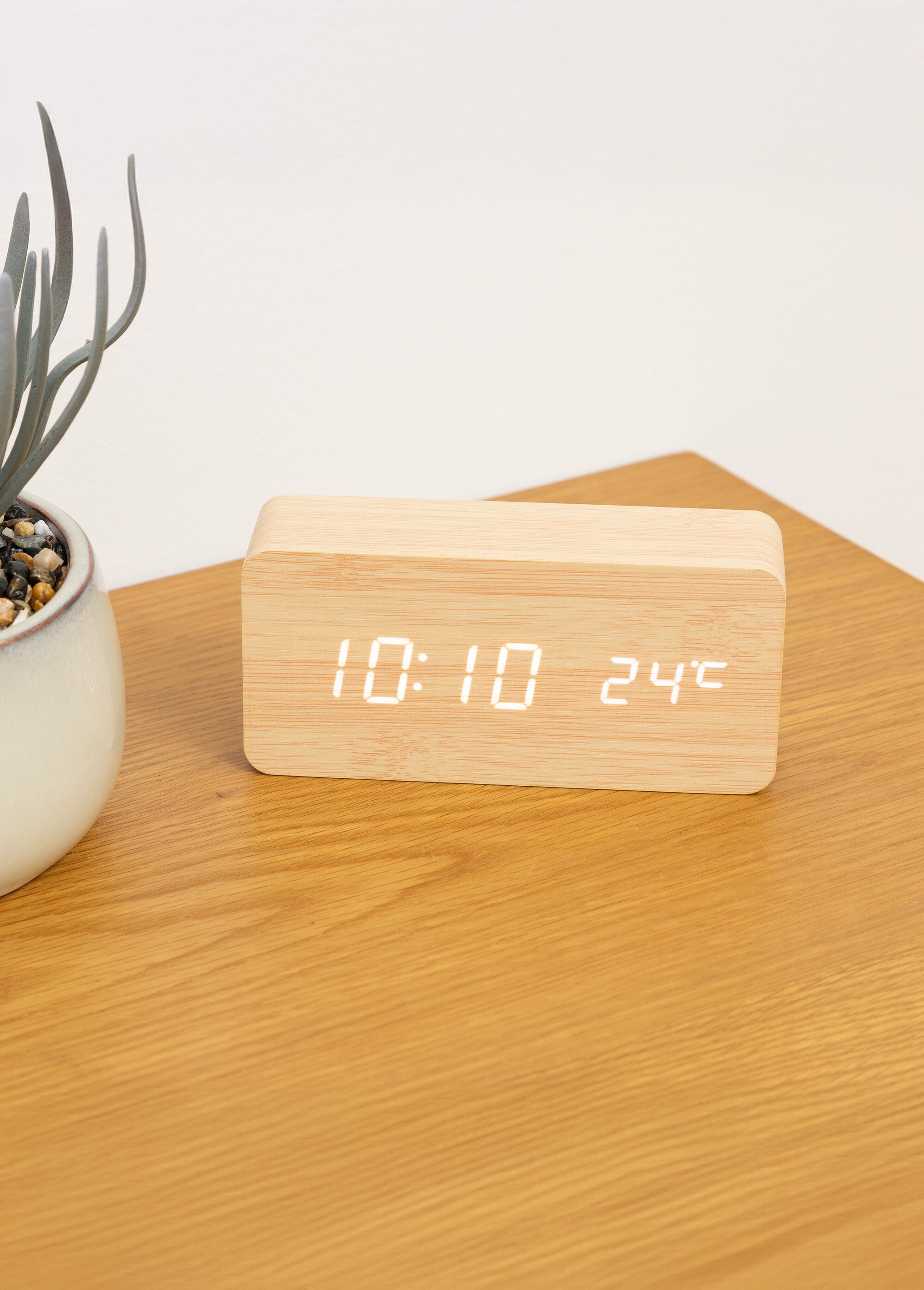 Réveil digital épuré aspect bois Marron JJA-193122 SI1