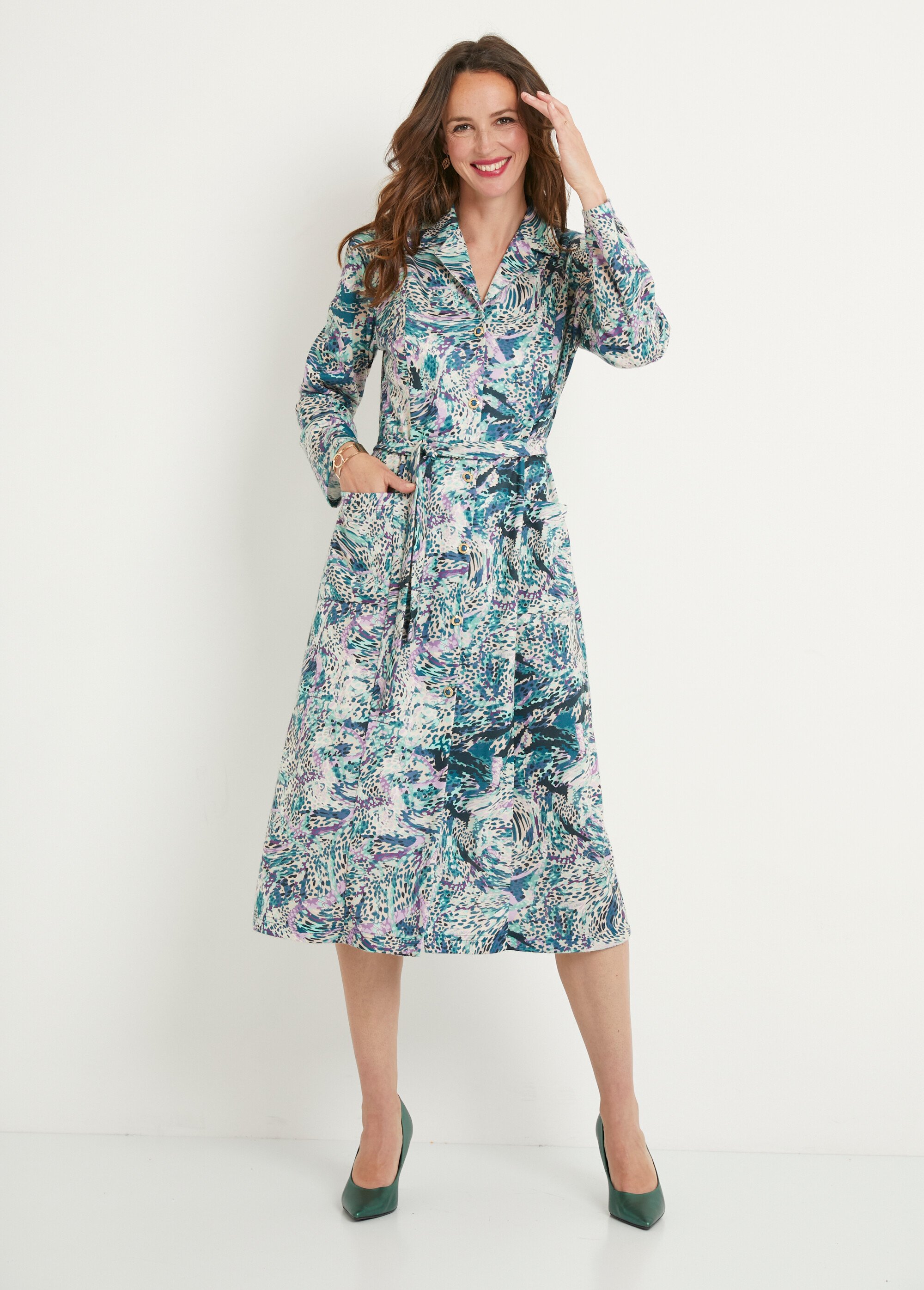 Robe-chemisier imprimée col tailleur mi-longue