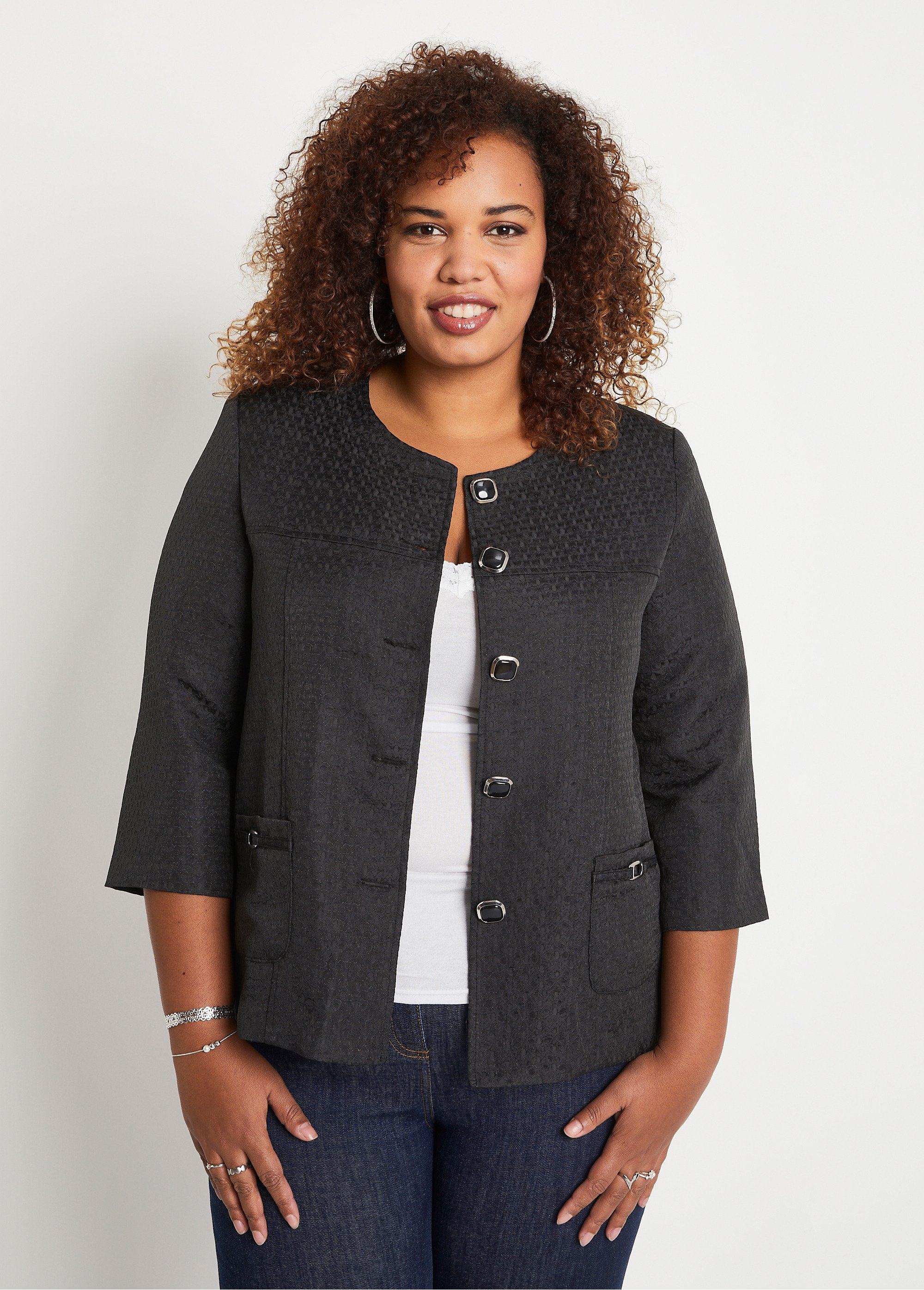 Veste ras de cou manches 3/4