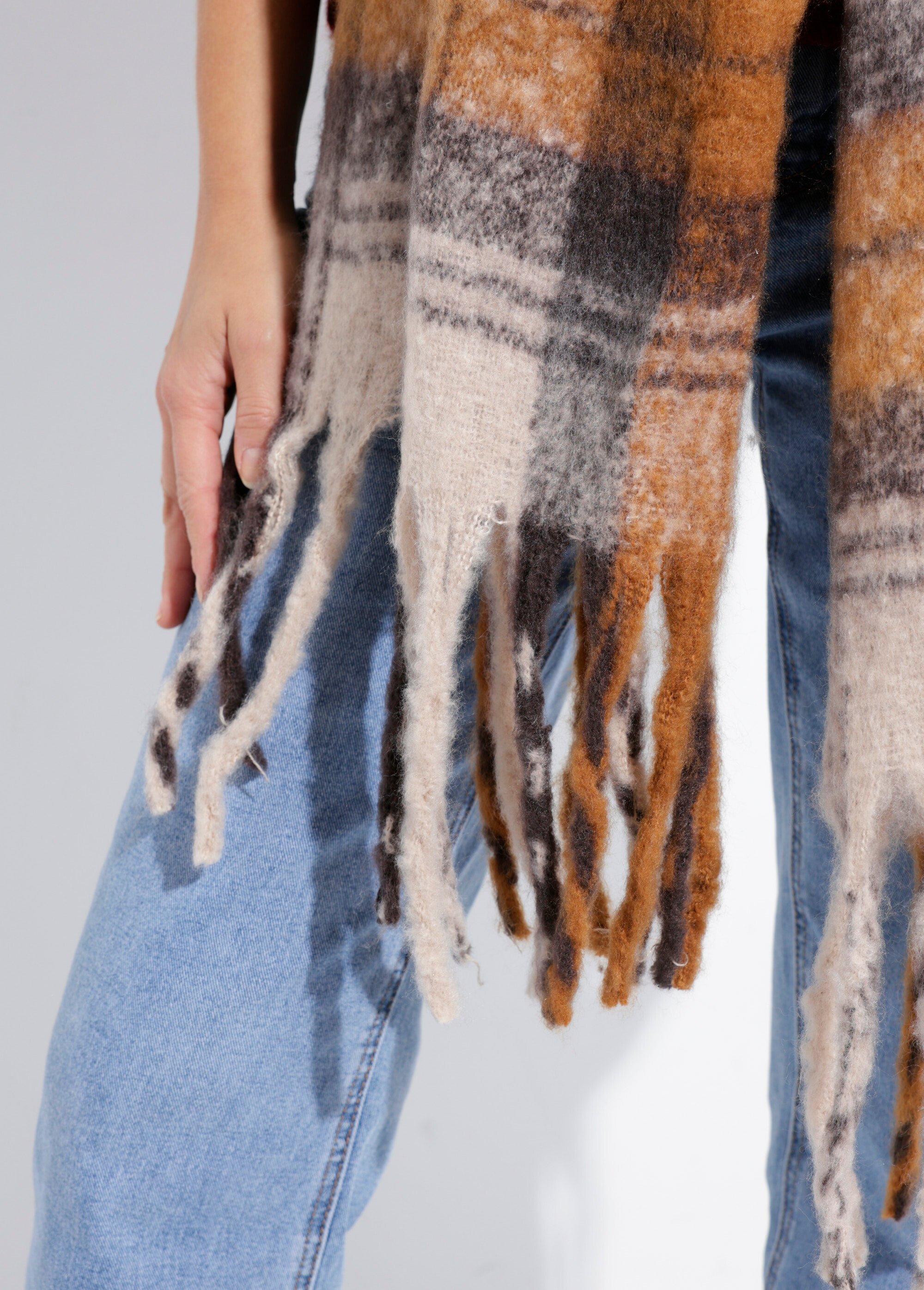 Echarpe longue à carreaux, à franges Femme CARREAUX BEIGE NES180LSW2531 DE1