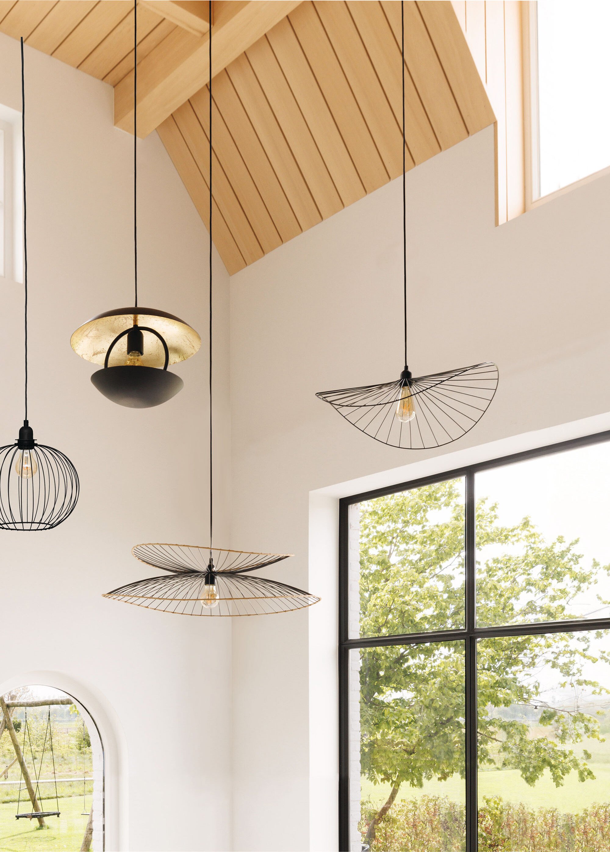 Suspension ajourée et torsadée en métal NOIR JJA-200078 SI1