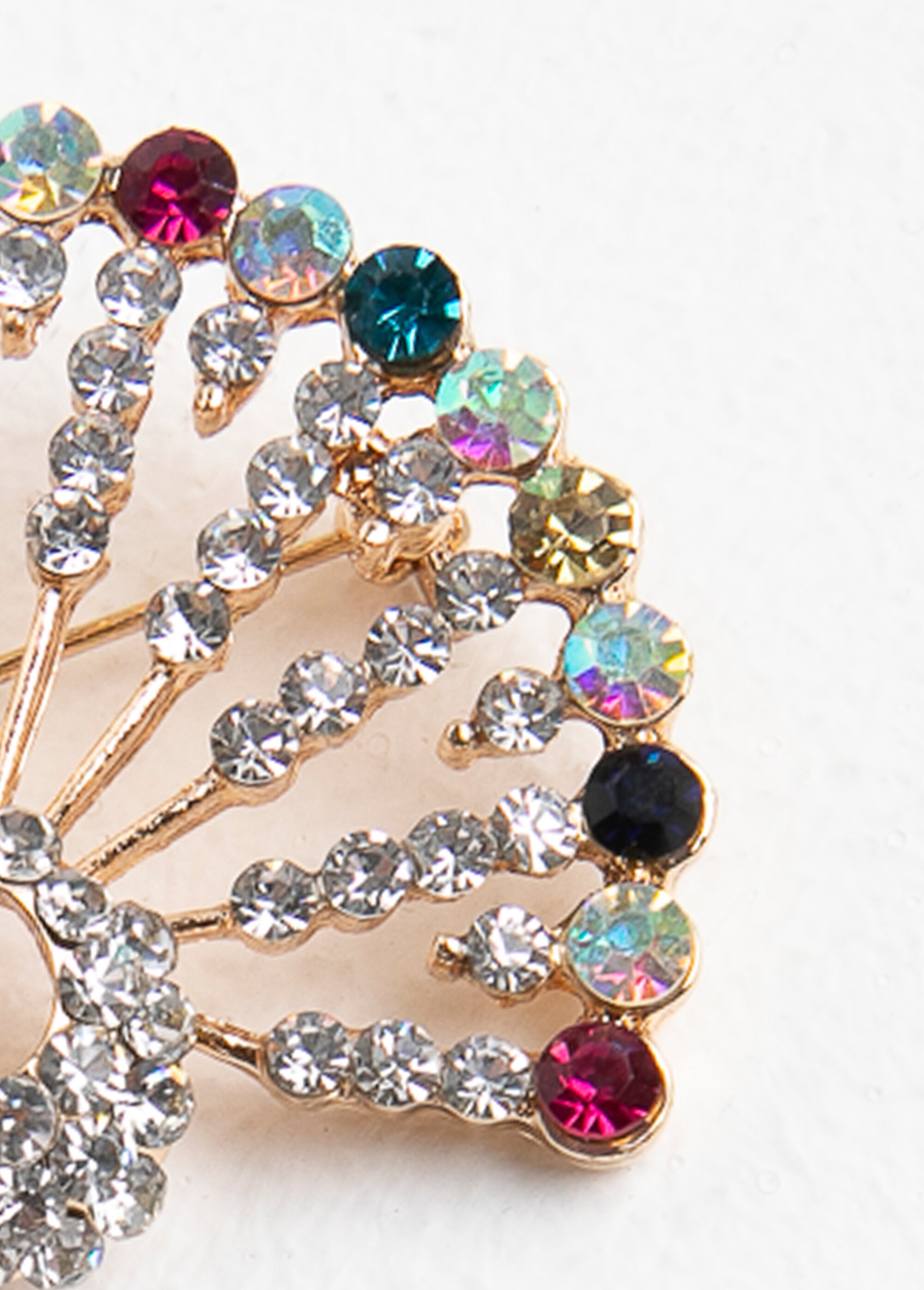 Broche paon multicolore