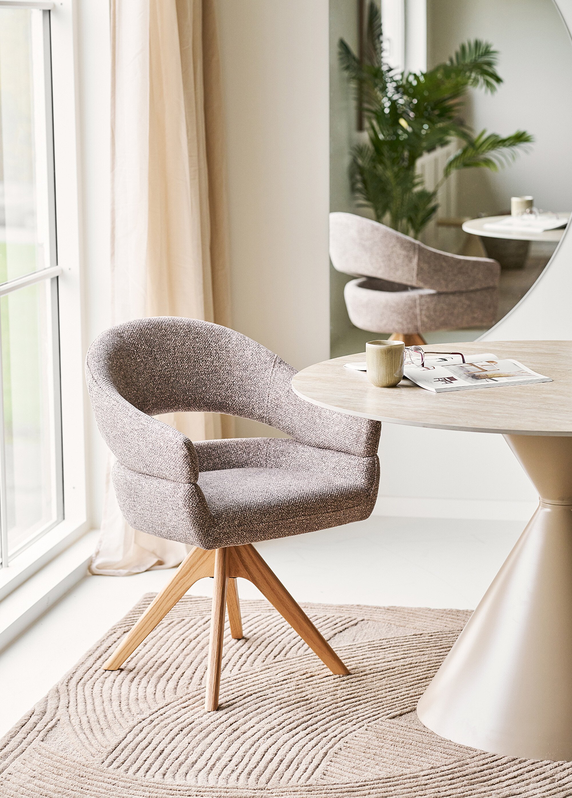 Chaise pivotante en tissu DOVER, 1M MARRON HN-1001408 SI1