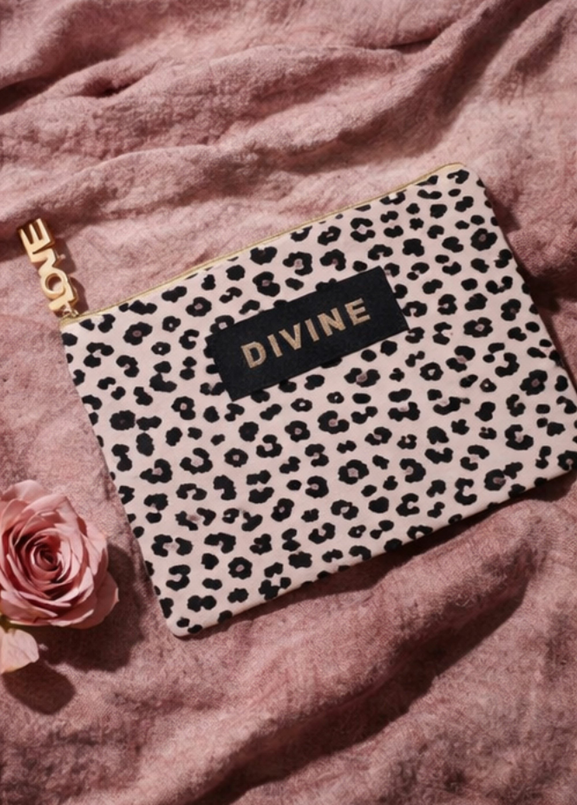 Pochette zippée à message motif léopard Femme Rose CMP-SH8533 SI1