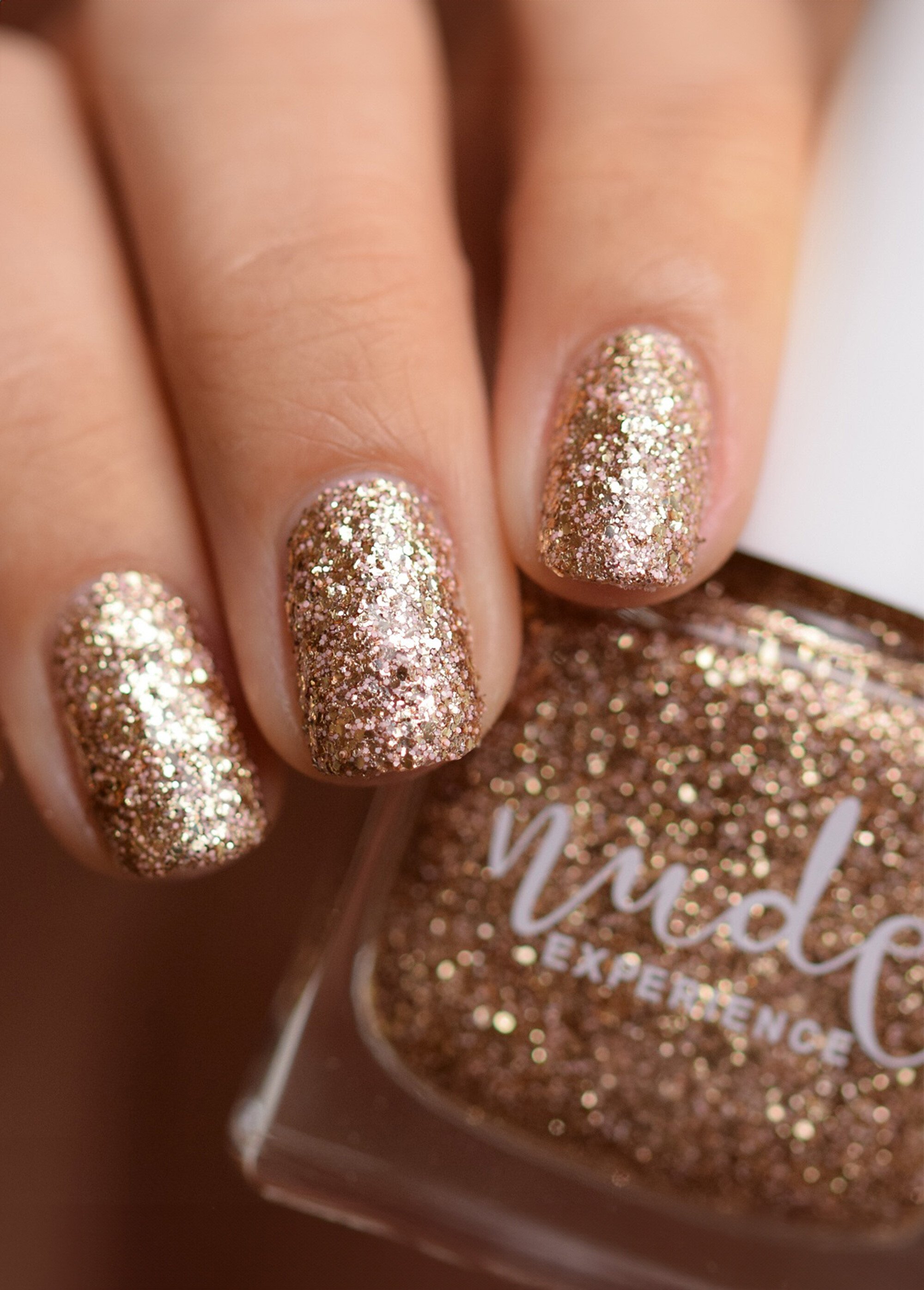 Vernis à ongles pailleté formule peel-off
