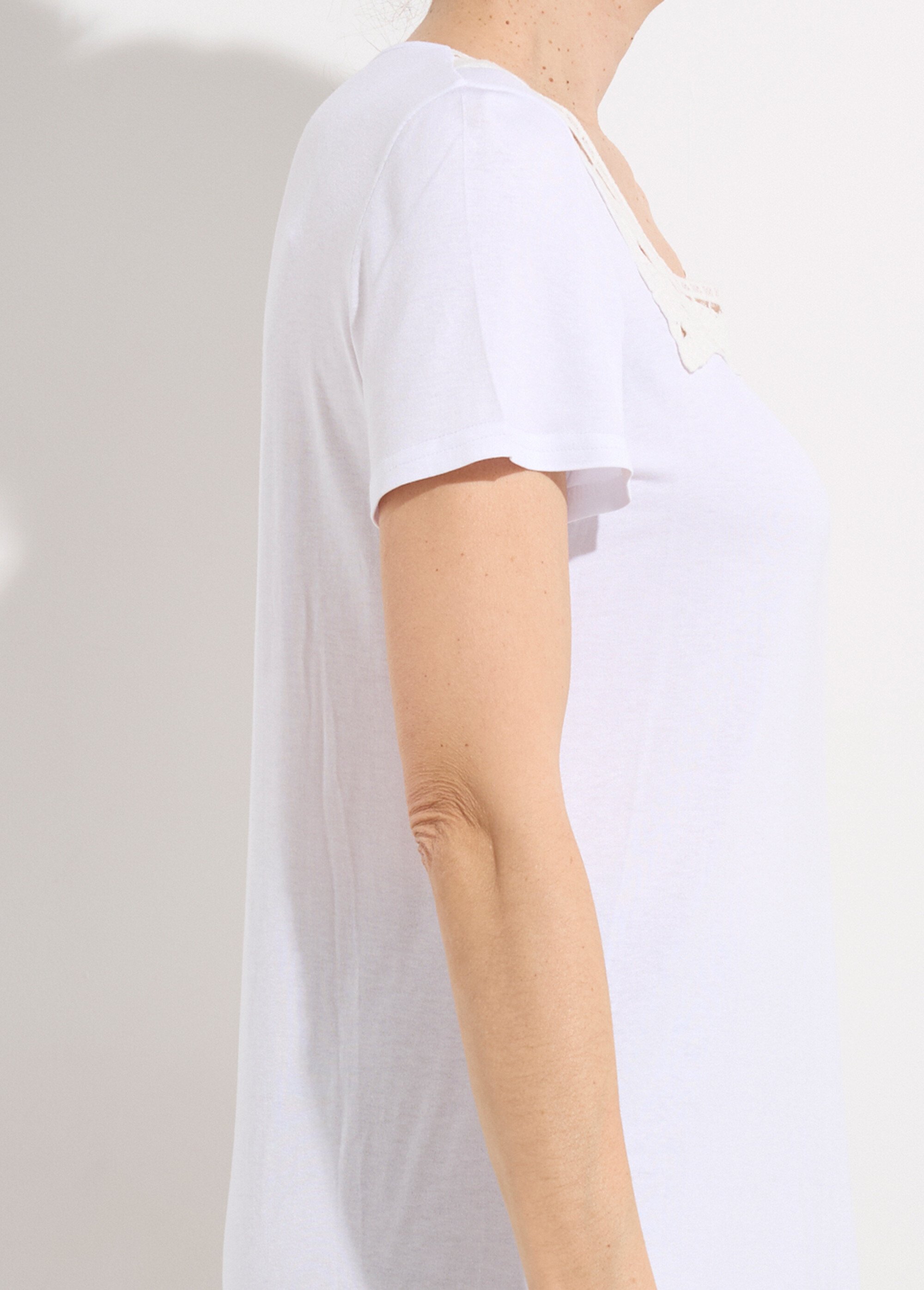 T-shirt long évasé col carré effet brodé Femme Blanc CYRINA DE2