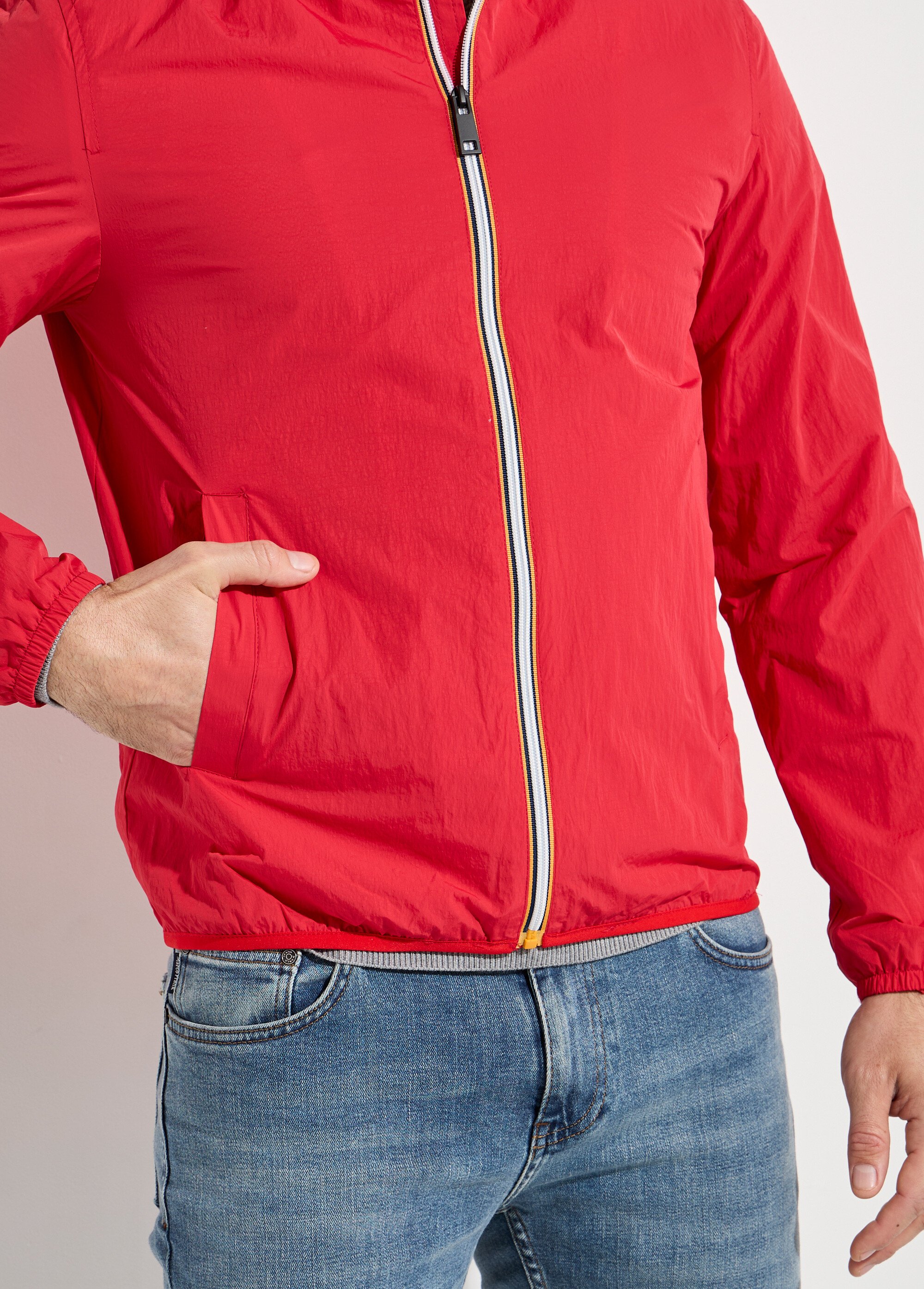 Coupe-vent déperlant avec capuche Homme Rouge KYM5244 DE1