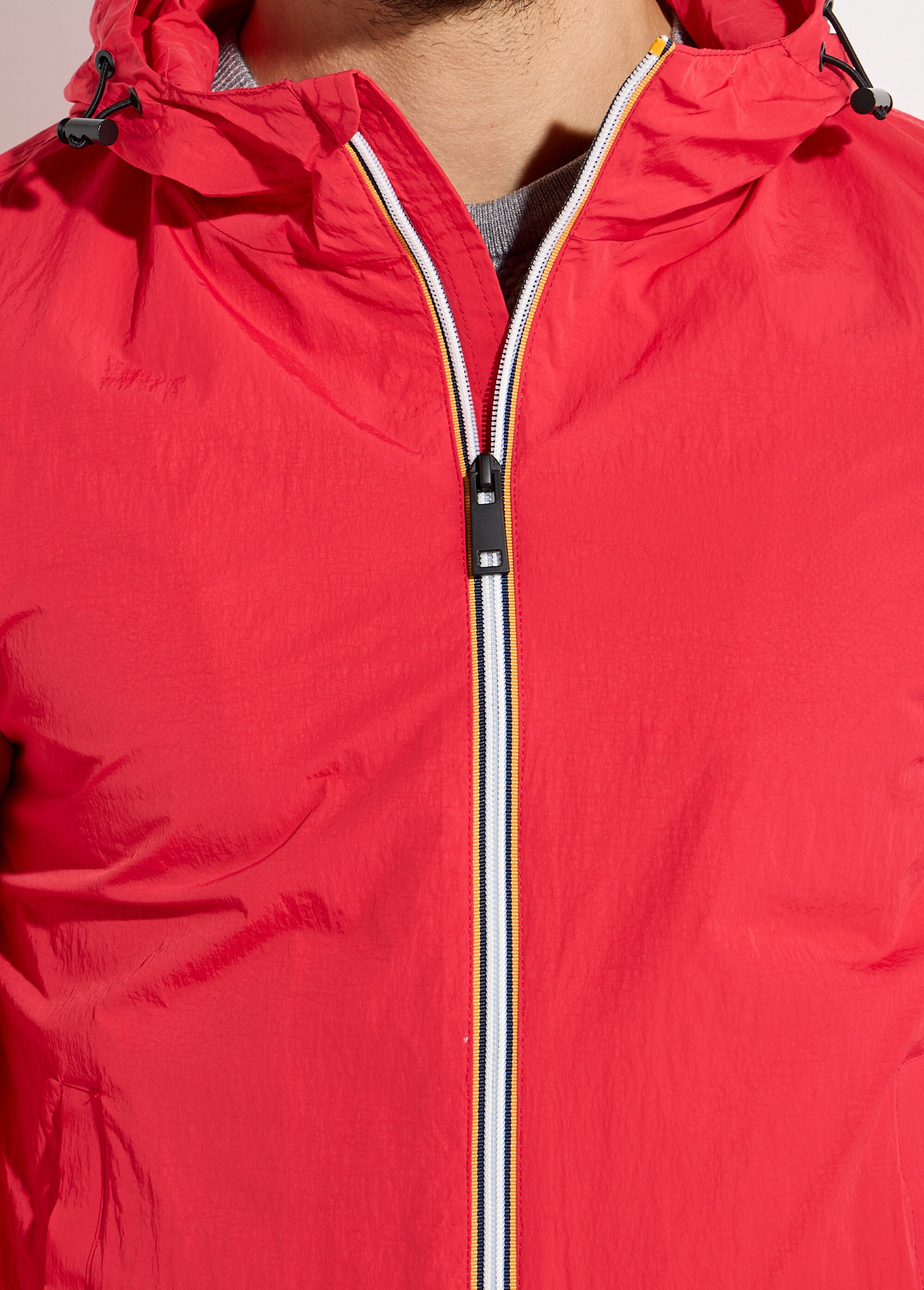 Coupe-vent déperlant avec capuche Homme Rouge KYM5244 DE2
