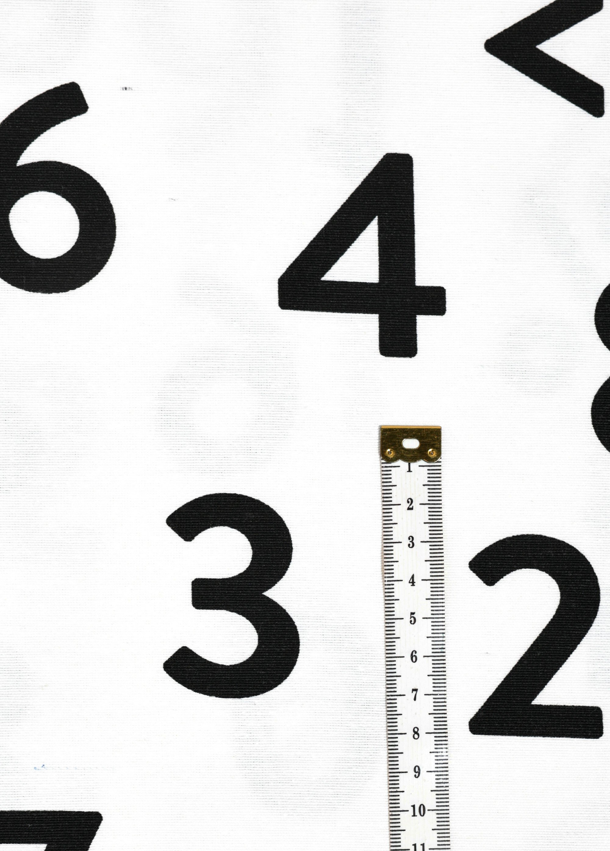 Coupon tissu ameublement, chiffres IMP BLANC COT149877 DE1