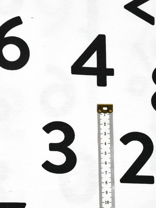 Coupon tissu ameublement, chiffres IMP BLANC COT149877 DE1