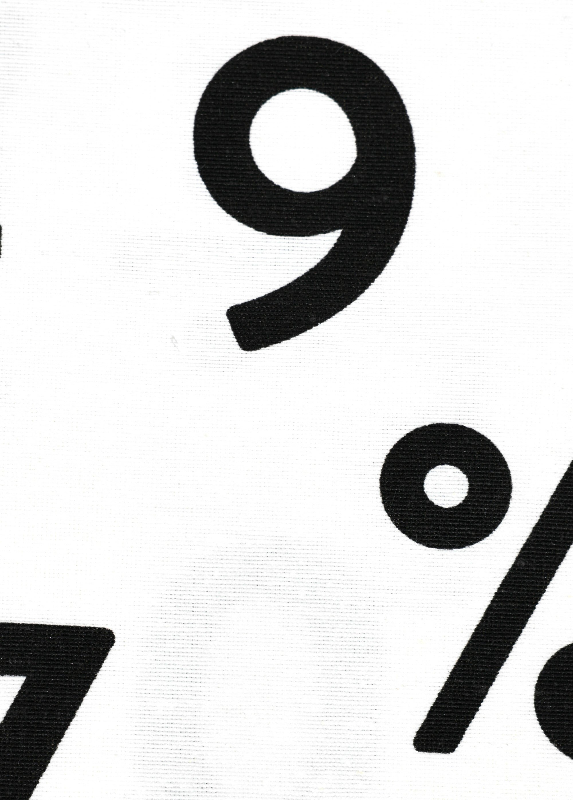 Coupon tissu ameublement, chiffres IMP BLANC COT149877 DE2