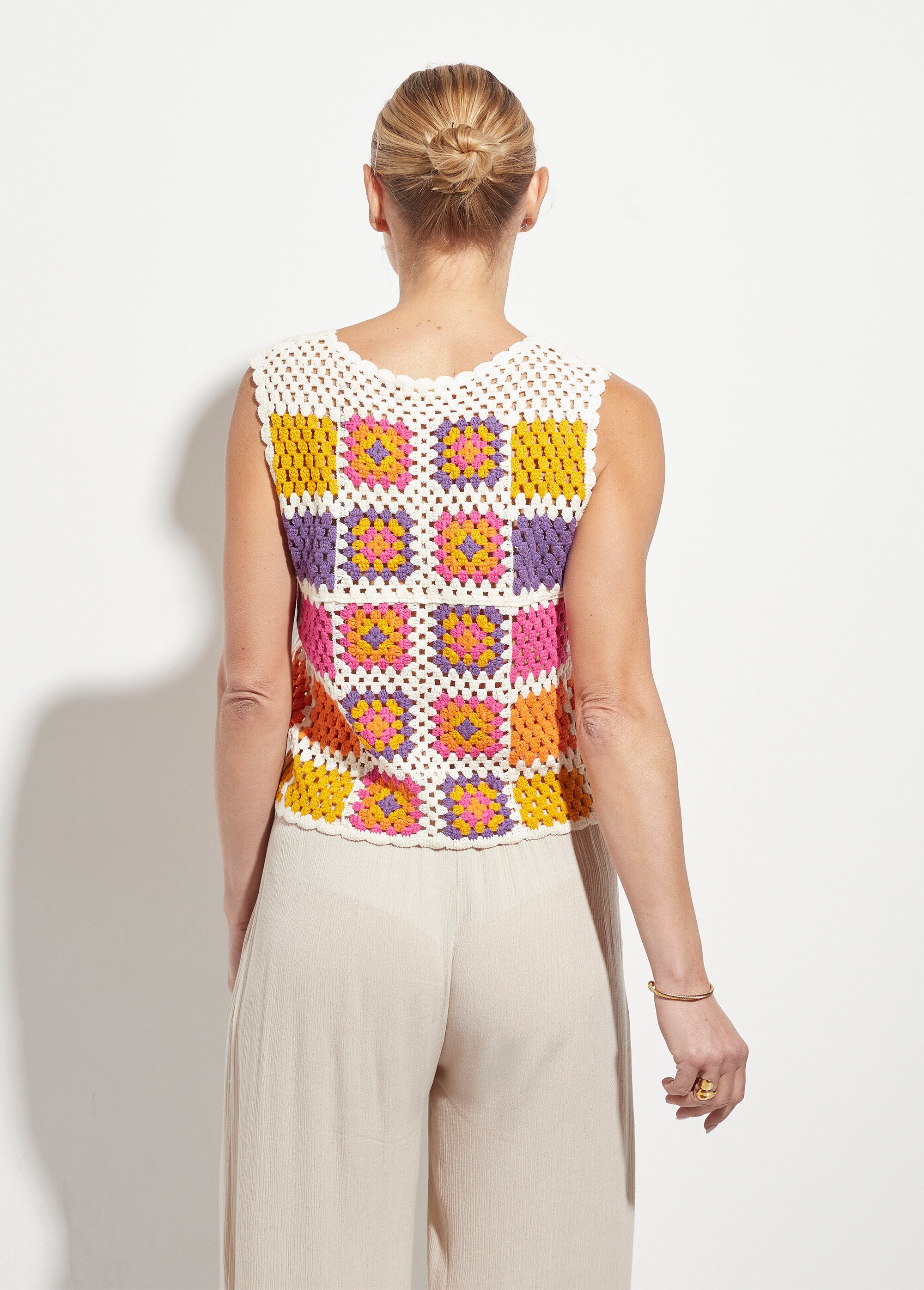 Gilet col V sans manches en crochet