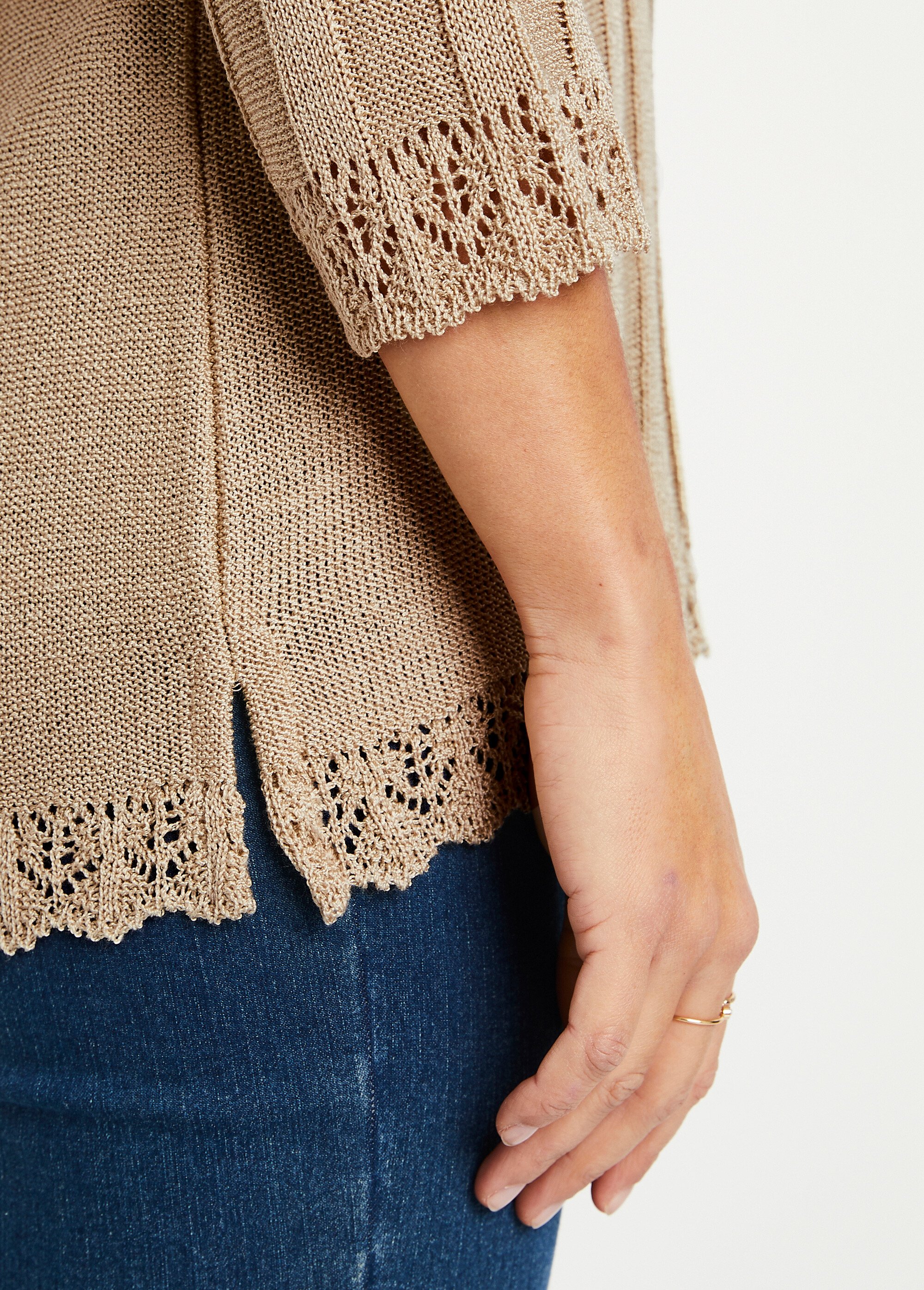 Pull court ajouré col rond