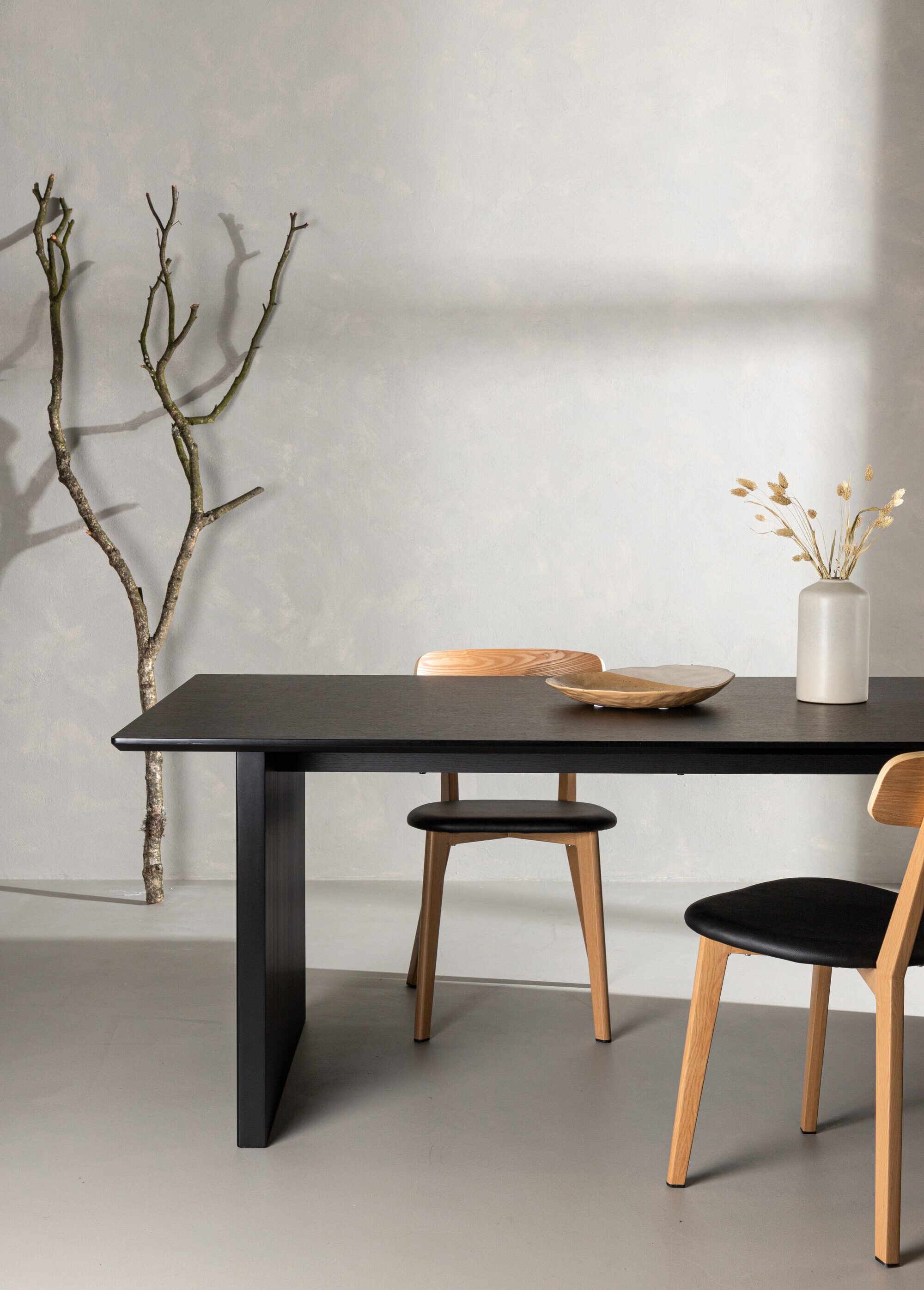 Table à manger en bois, pieds rainurés NOIR VEN-19996-250 SI1