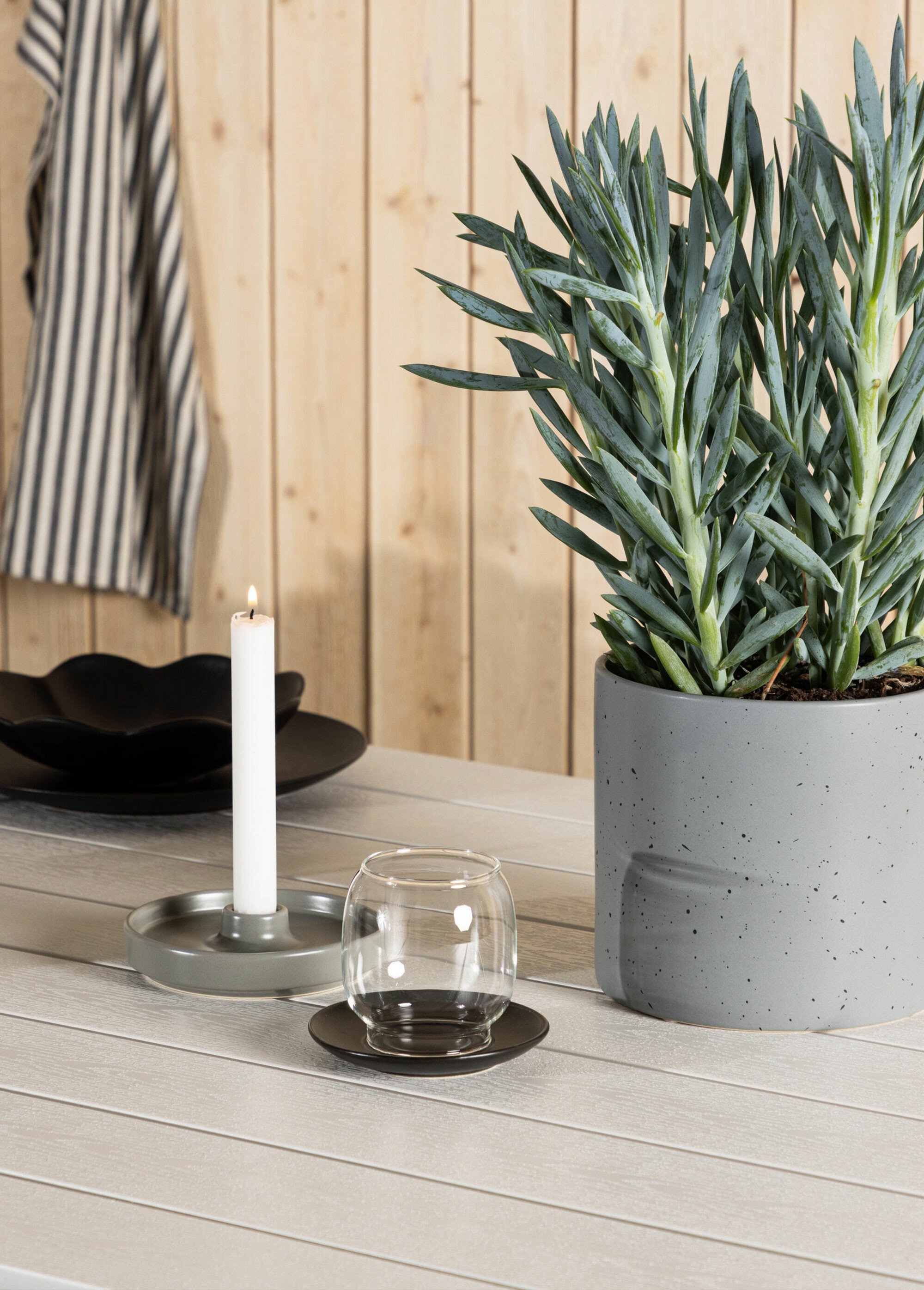 Table jardin 8 pers, alu et bois laqué BLANC VEN-1026-101 DE1