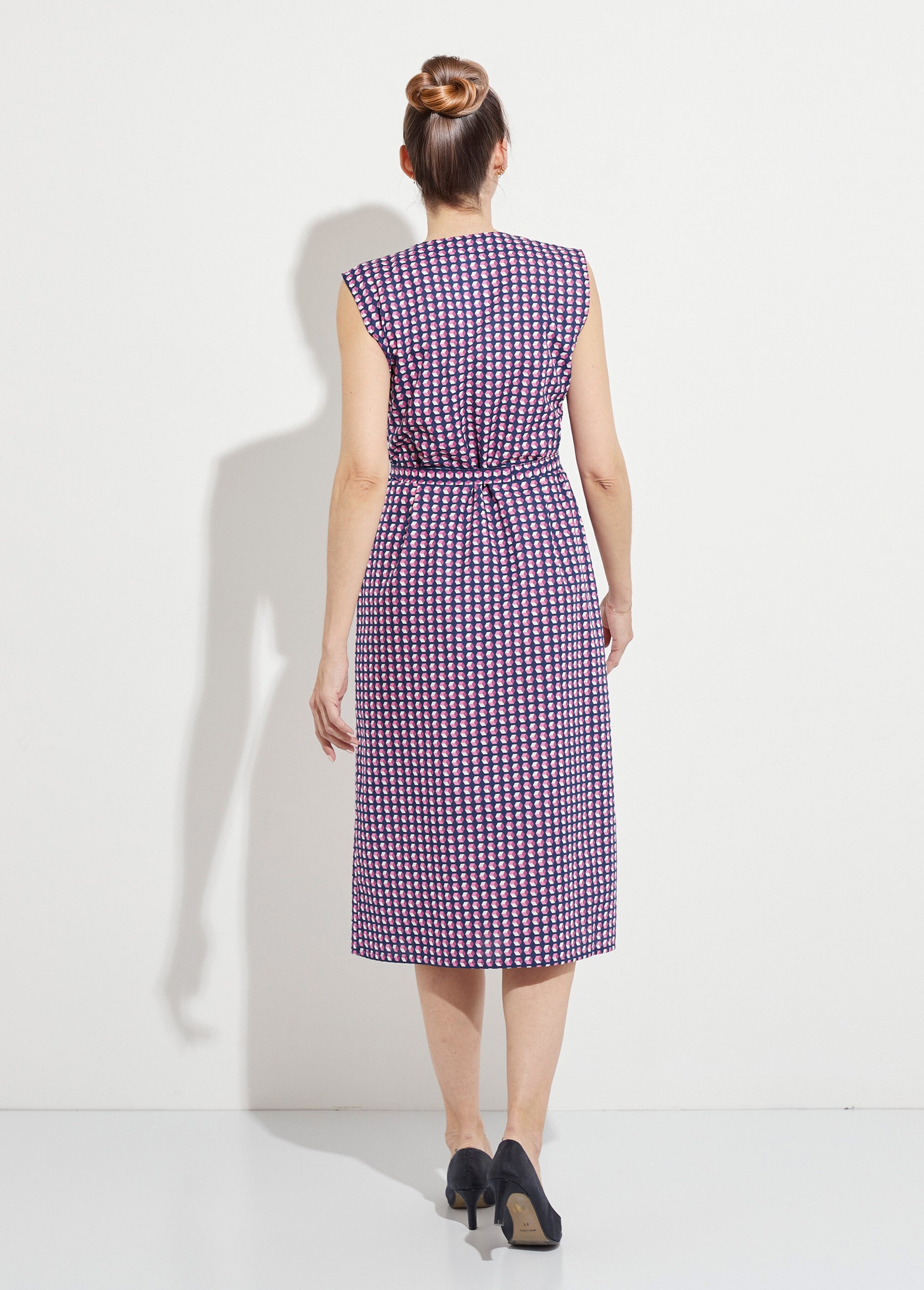 Tablier boutonné sans manches imprimé graphique