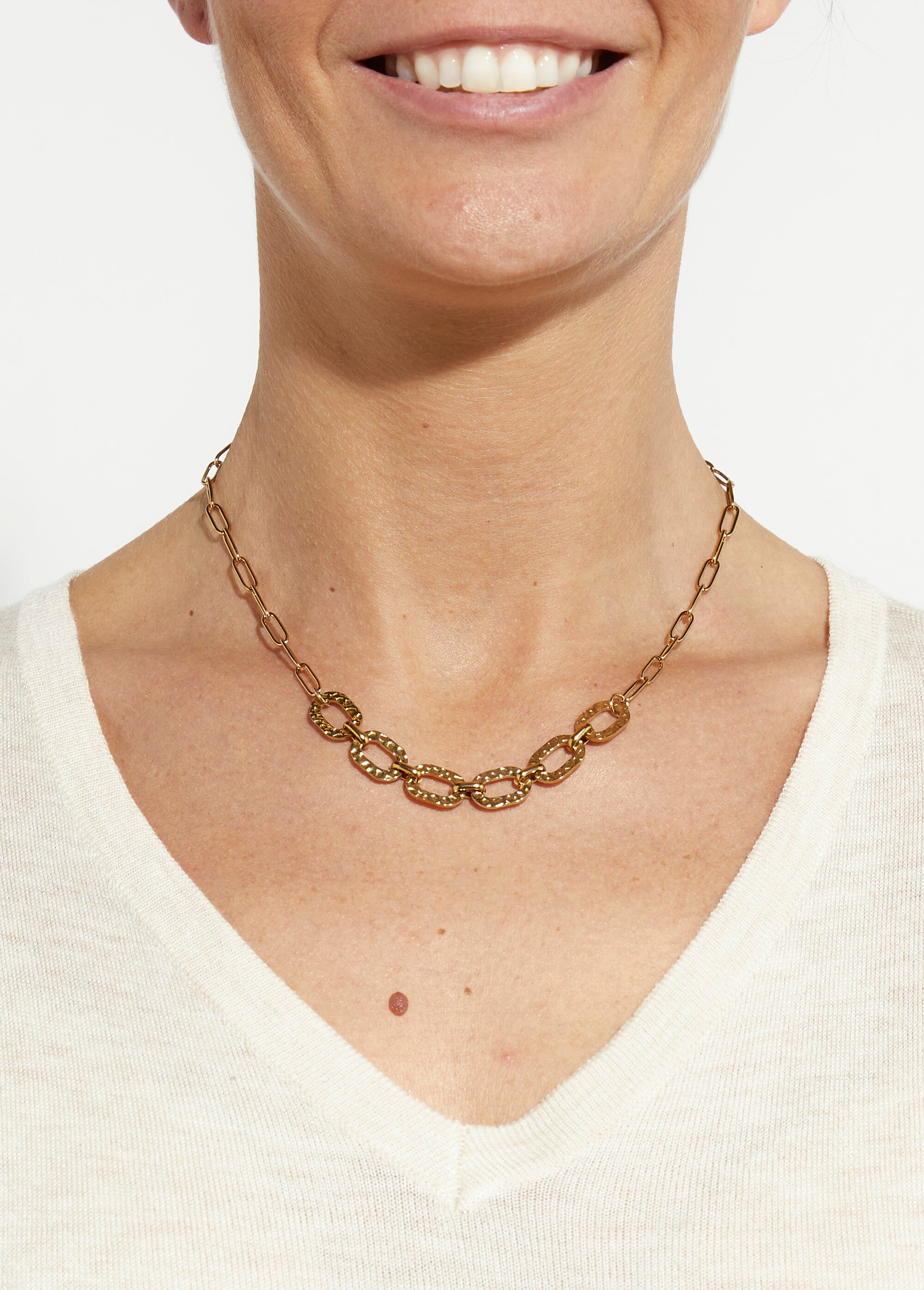 Collier ras de cou en acier inox martelé