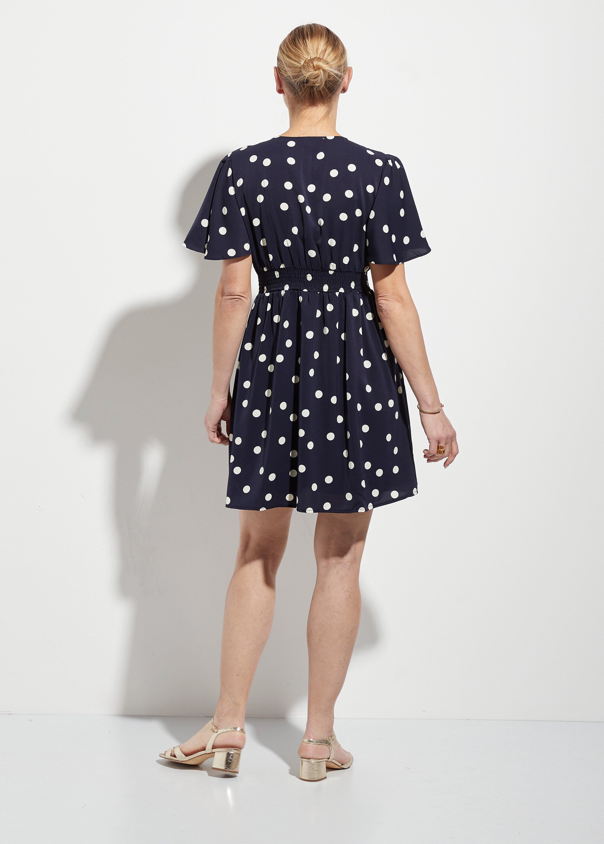 Robe courte à pois manches papillon