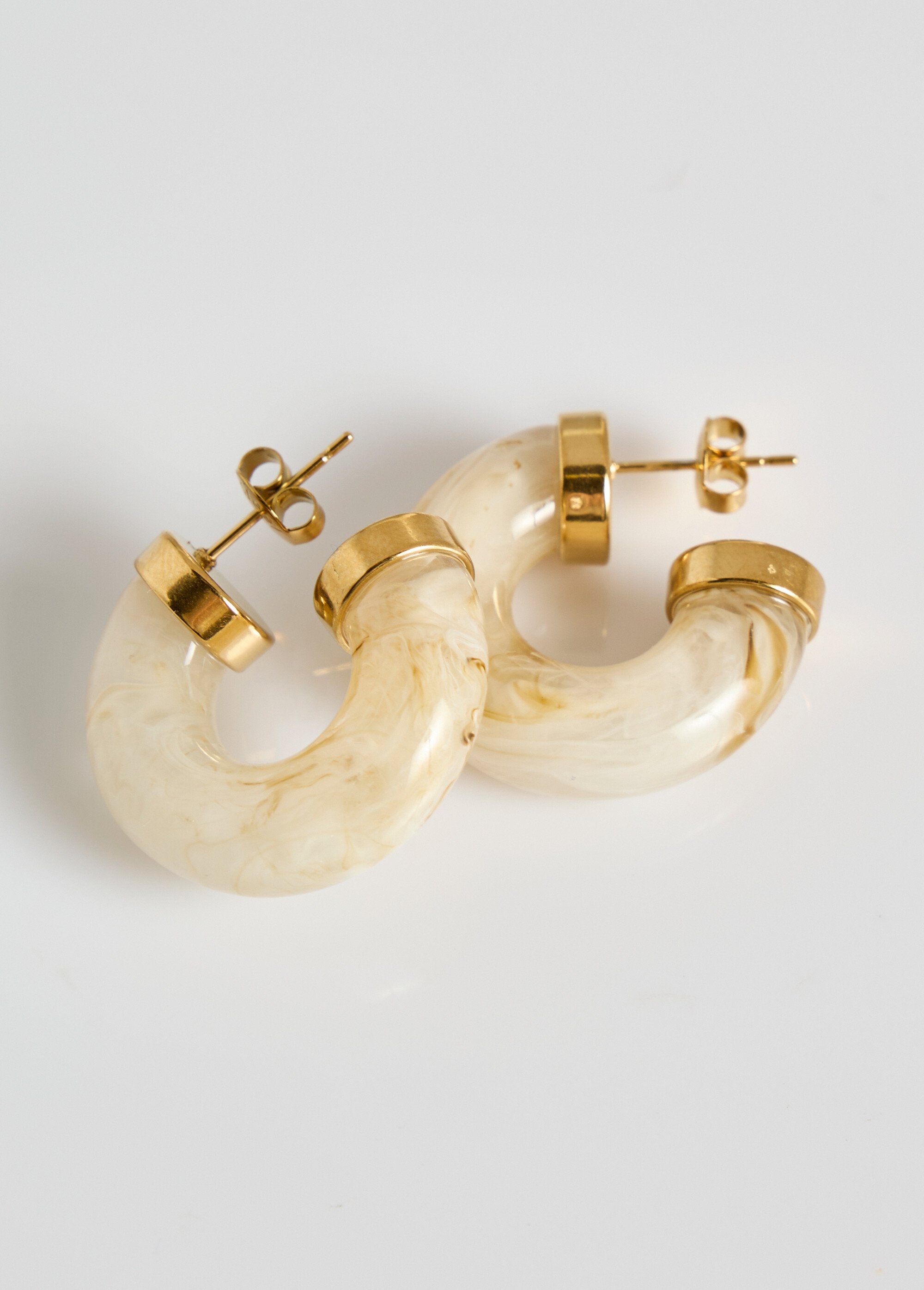 Boucles d'oreilles créoles acier résine