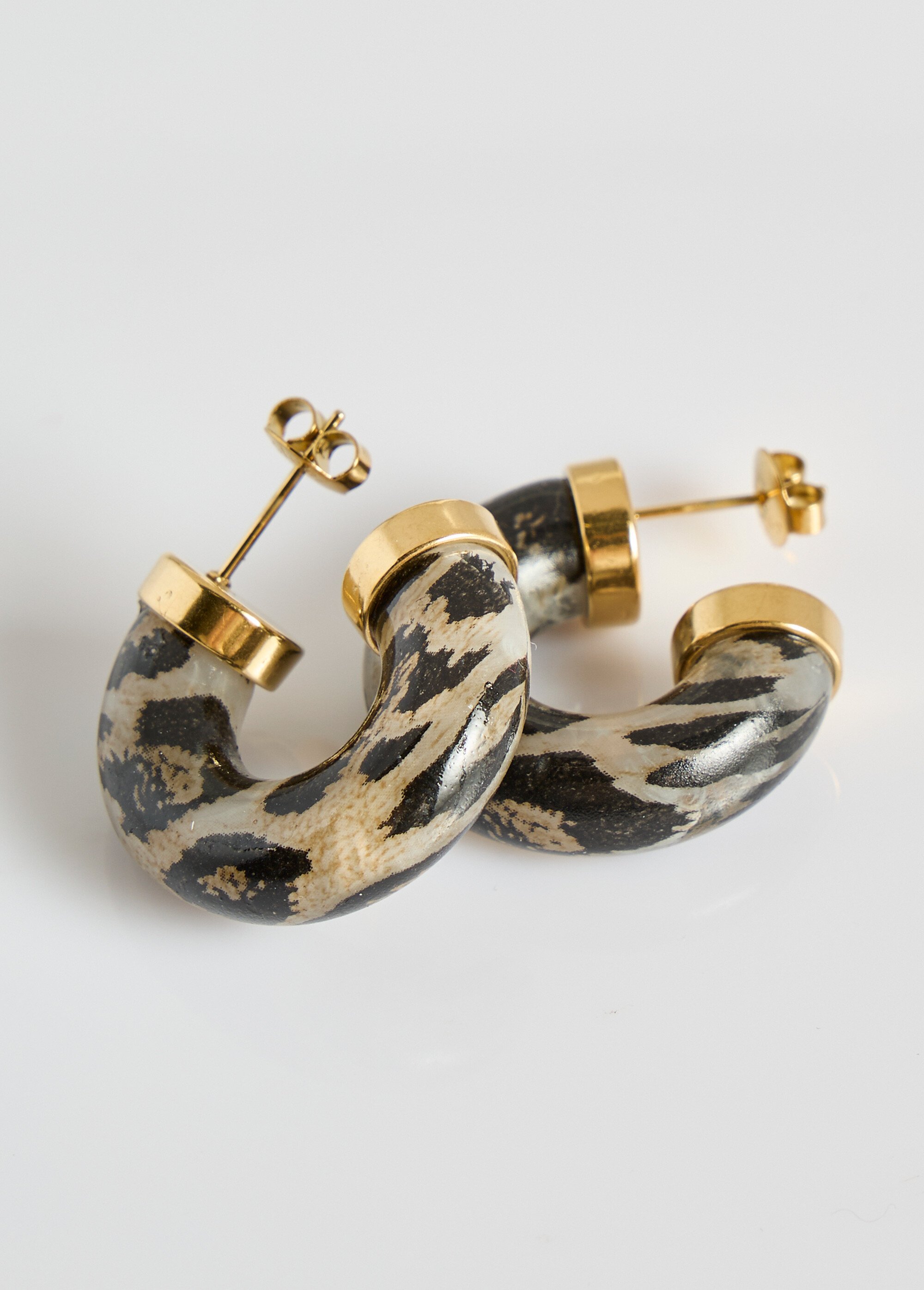 Boucles d'oreilles créoles acier résine