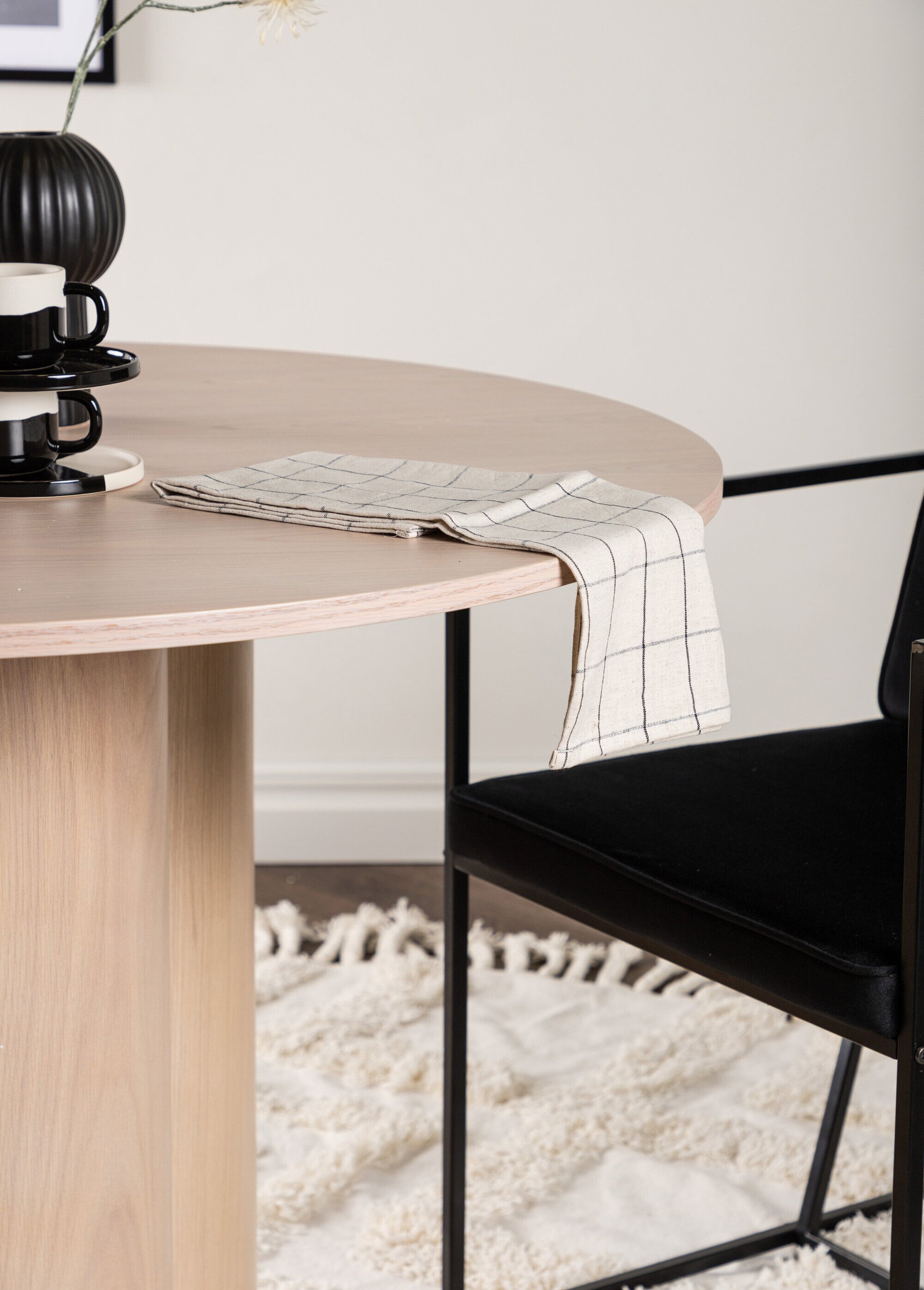 Table à manger bois clair pied fantaisie BLANCHI VEN-19996-420 DE3