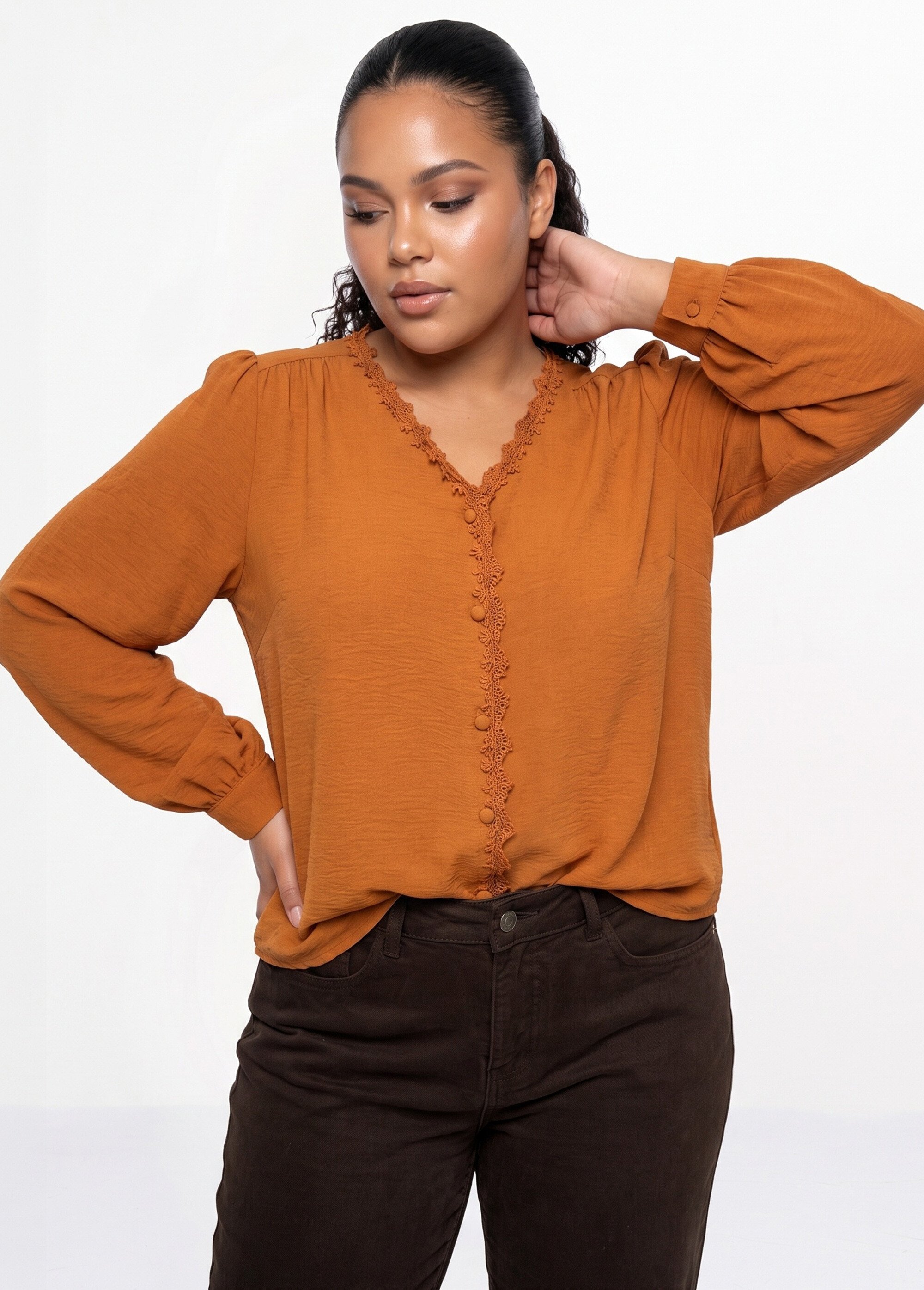 Blouse détails plissés et en macramé Femme Grande Taille Marron MA-M258-123 MV1