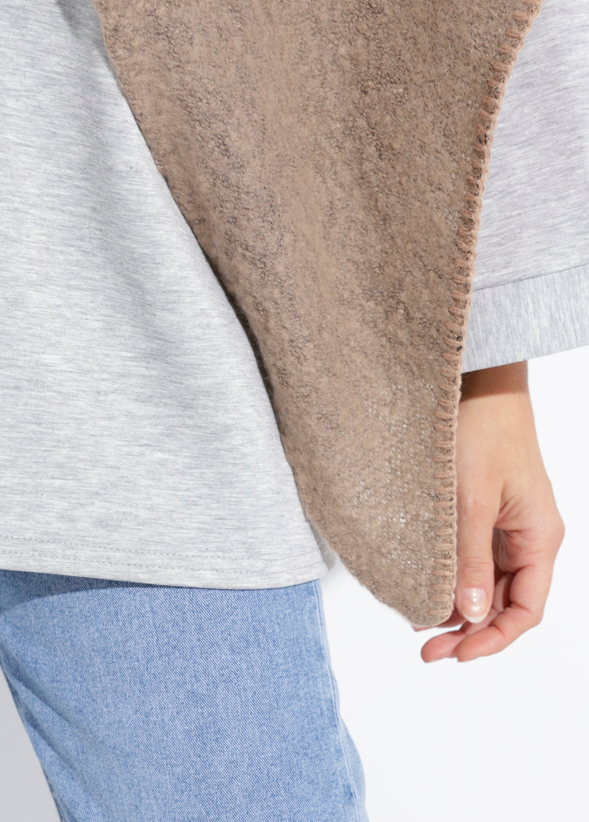 Echarpe triangle maille douce et chaude