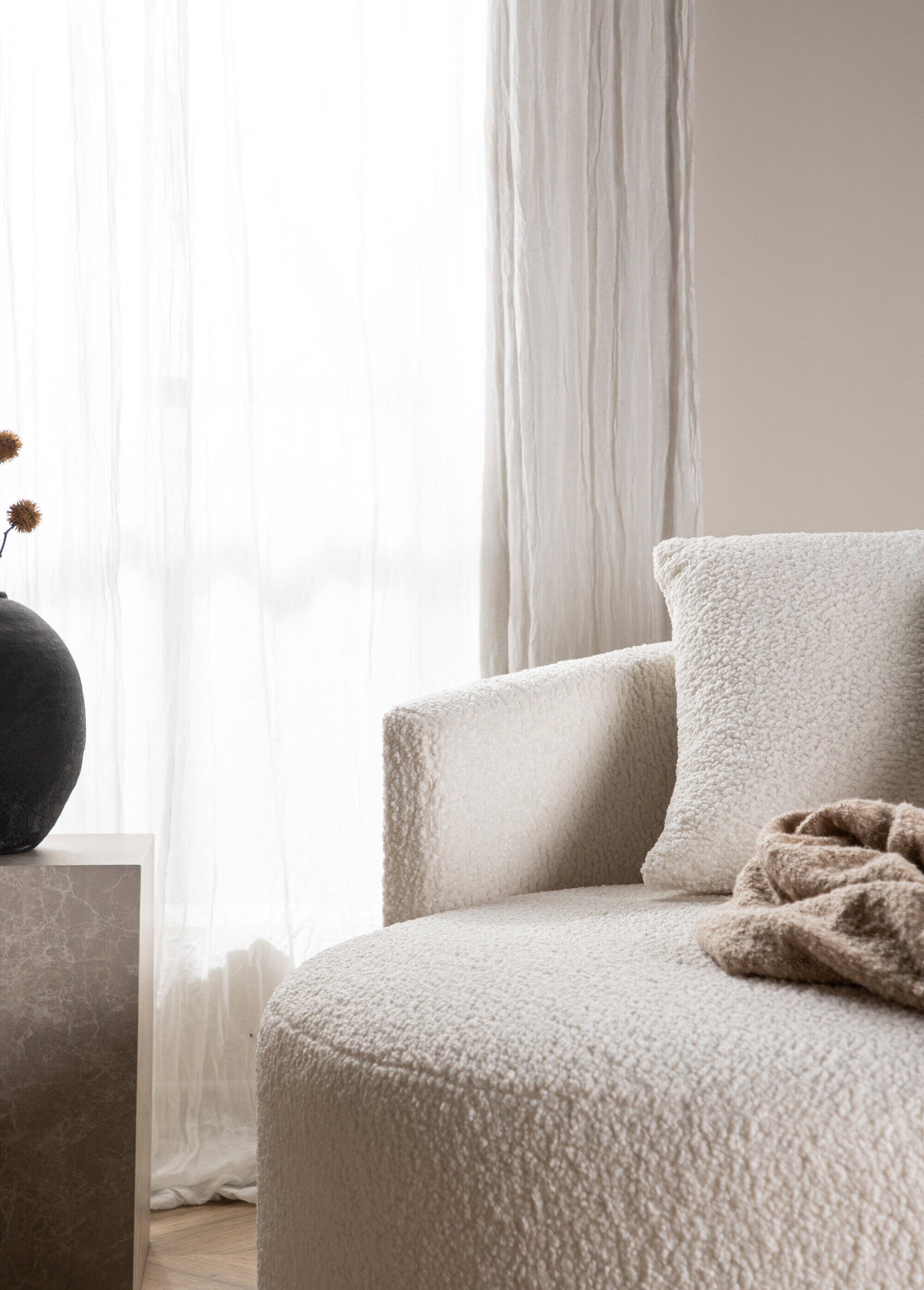 Fauteuil large rond façon cocooning BLANC VEN-15560-060 DE2