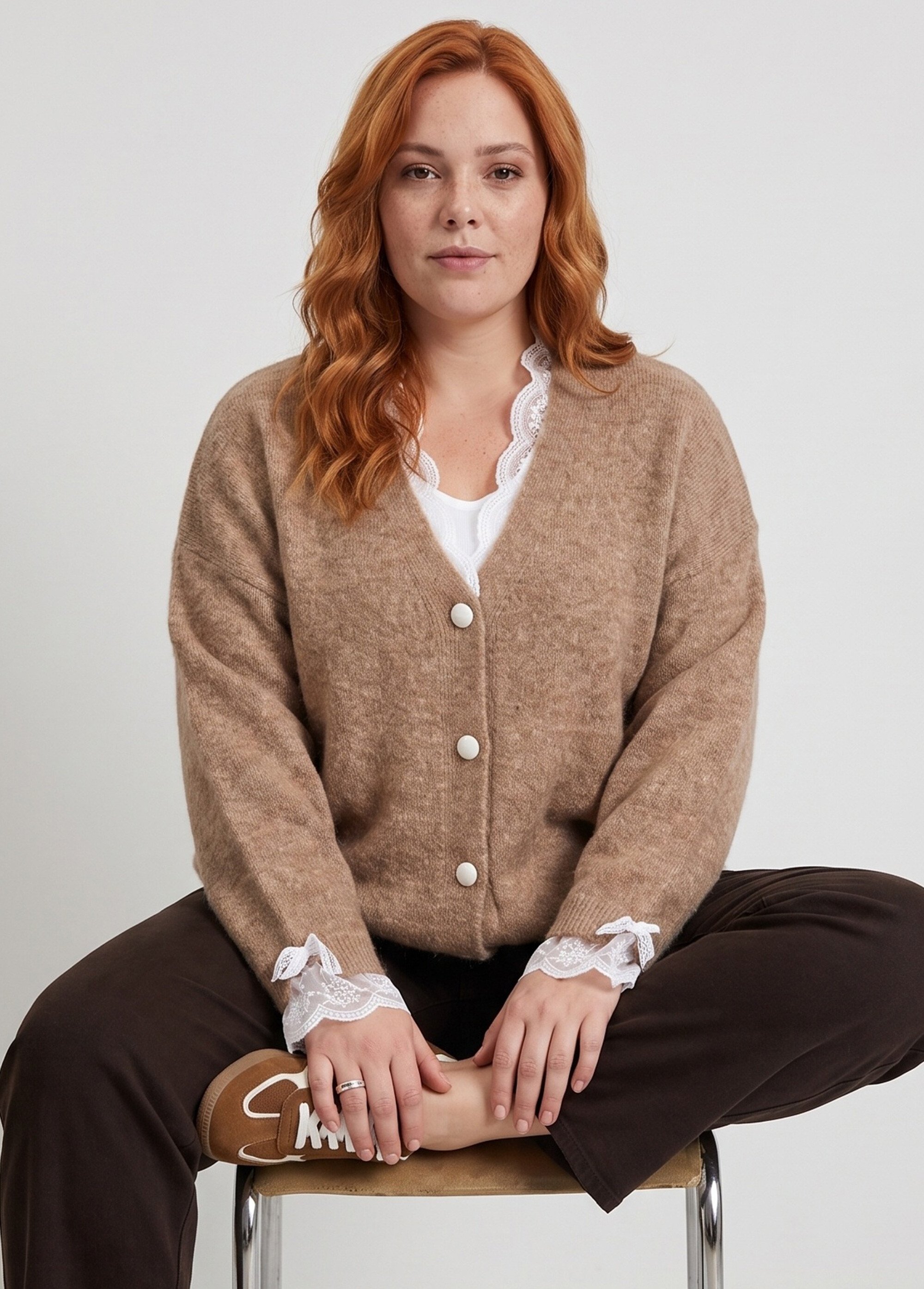 Gilet avec laine et détails dentelle Femme Grande Taille Marron MA-72870 MV1