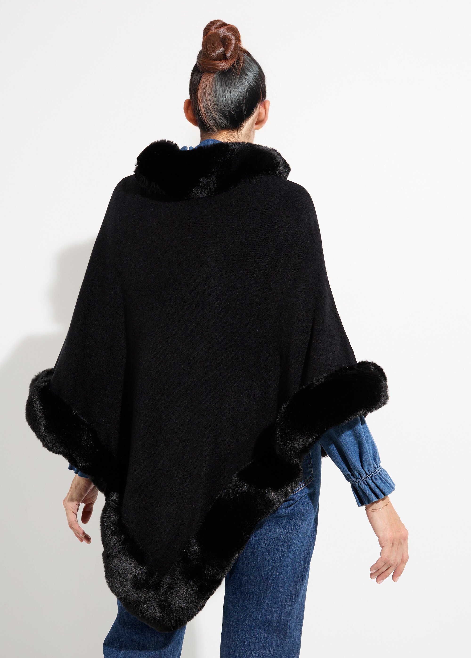 Pull cape, bord fourrure ton sur ton Femme Noir TD-TRIPCH911 DO1