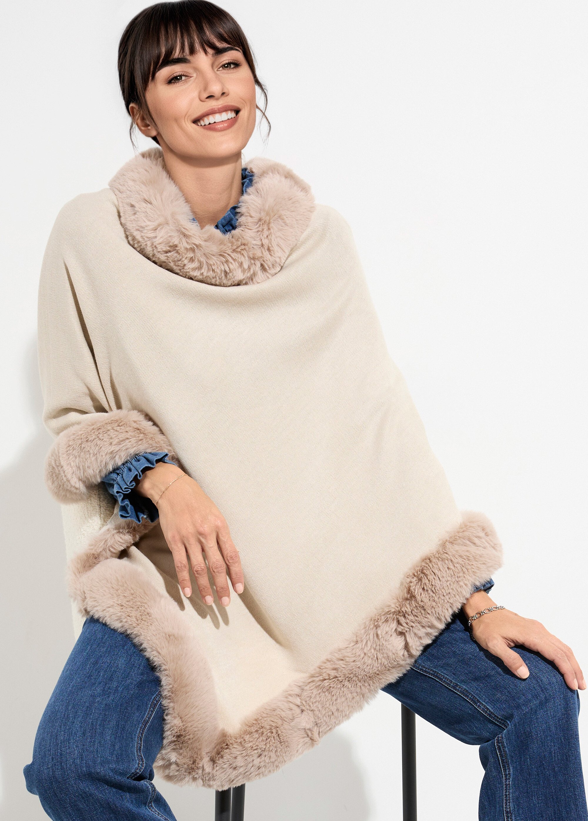 Pull cape, bord fourrure ton sur ton Femme Beige TD-TRIPCH911 MV1
