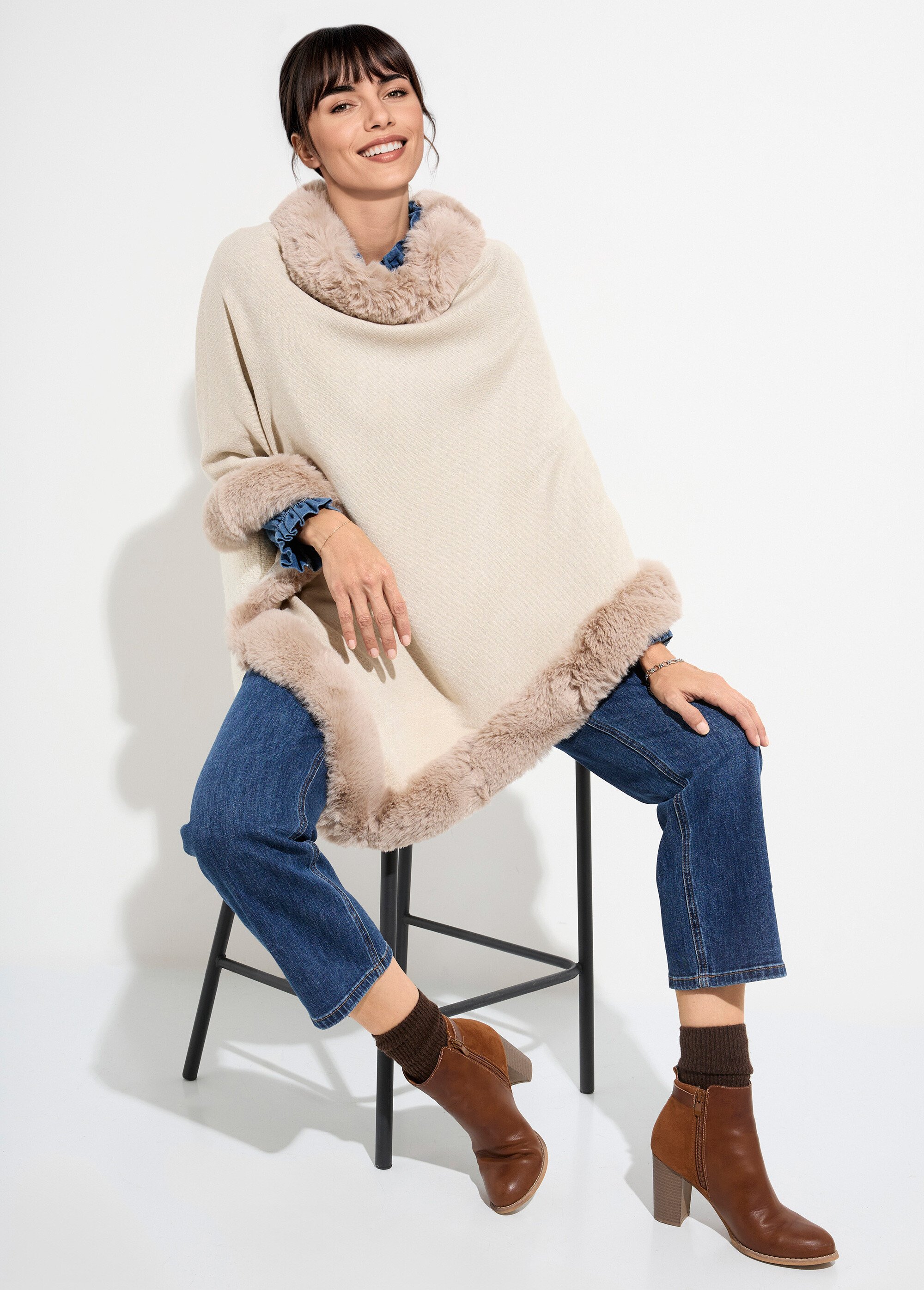 Pull cape, bord fourrure ton sur ton Femme Beige TD-TRIPCH911 SI1