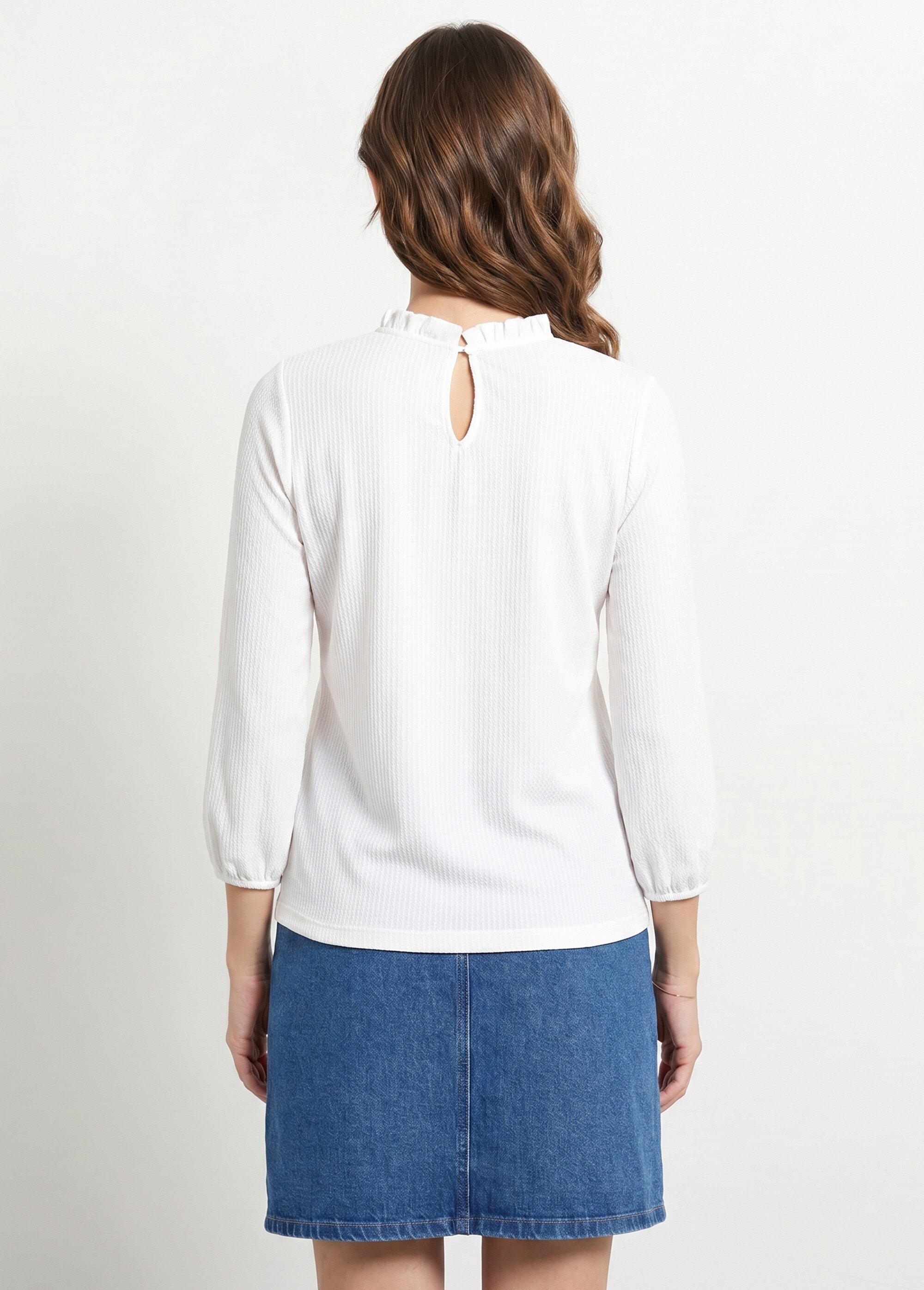 T-shirt blanc col montant volanté maille gaufrée
