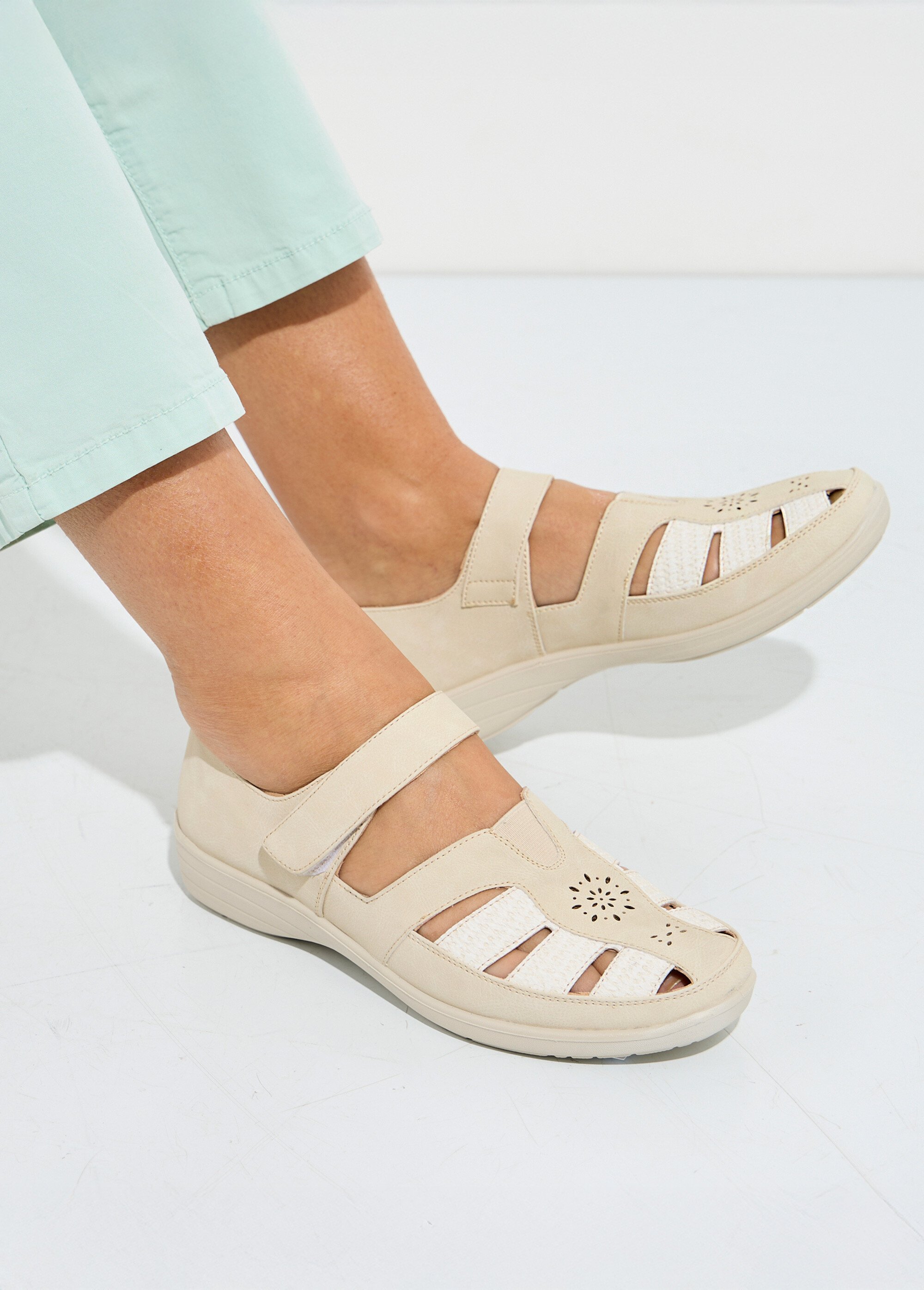 Ballerines salomés largeur confort scratchées Femme Beige OURGA SI1