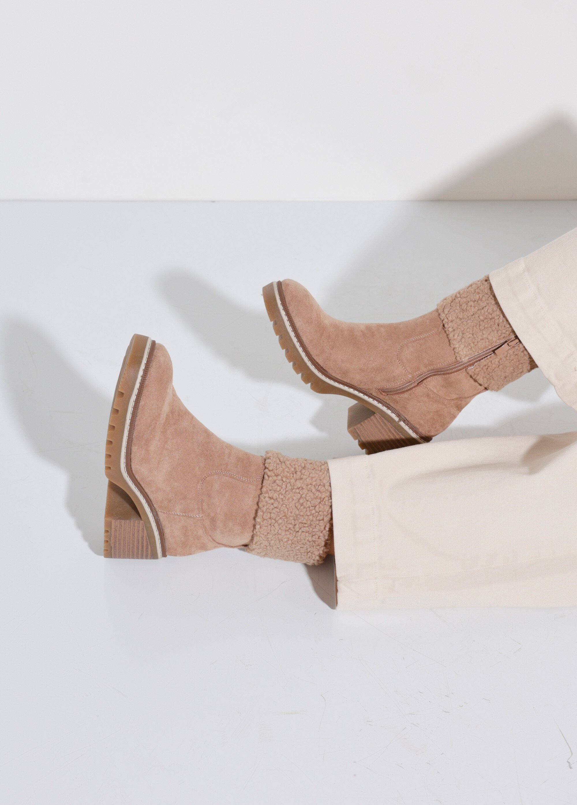 Boots suédine à talon, revers fourrure Femme Beige LBSDLH9027 SF1