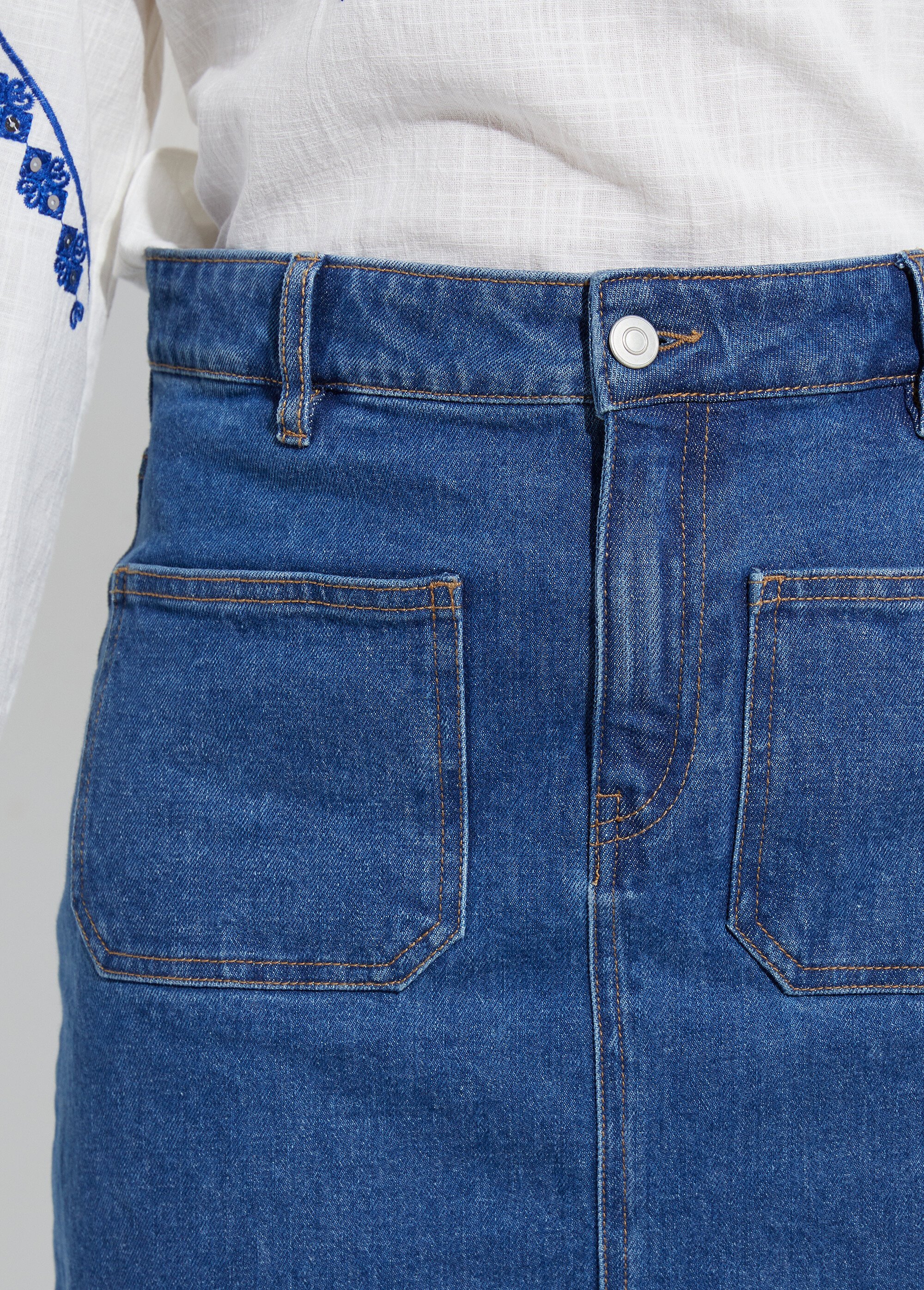 Jupe droite courte en jean 4 poches