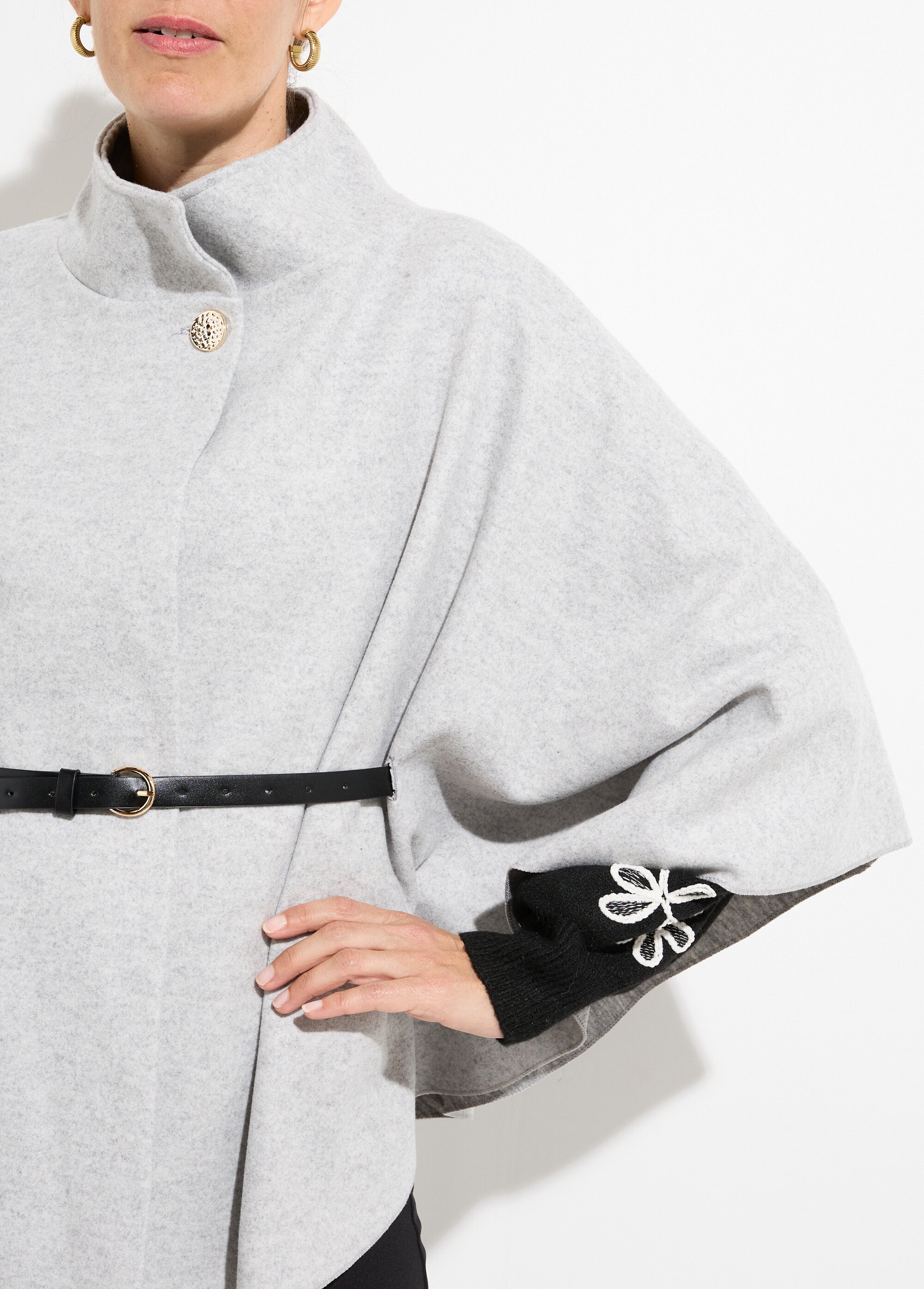 Manteau cape à ceinturer, col montant