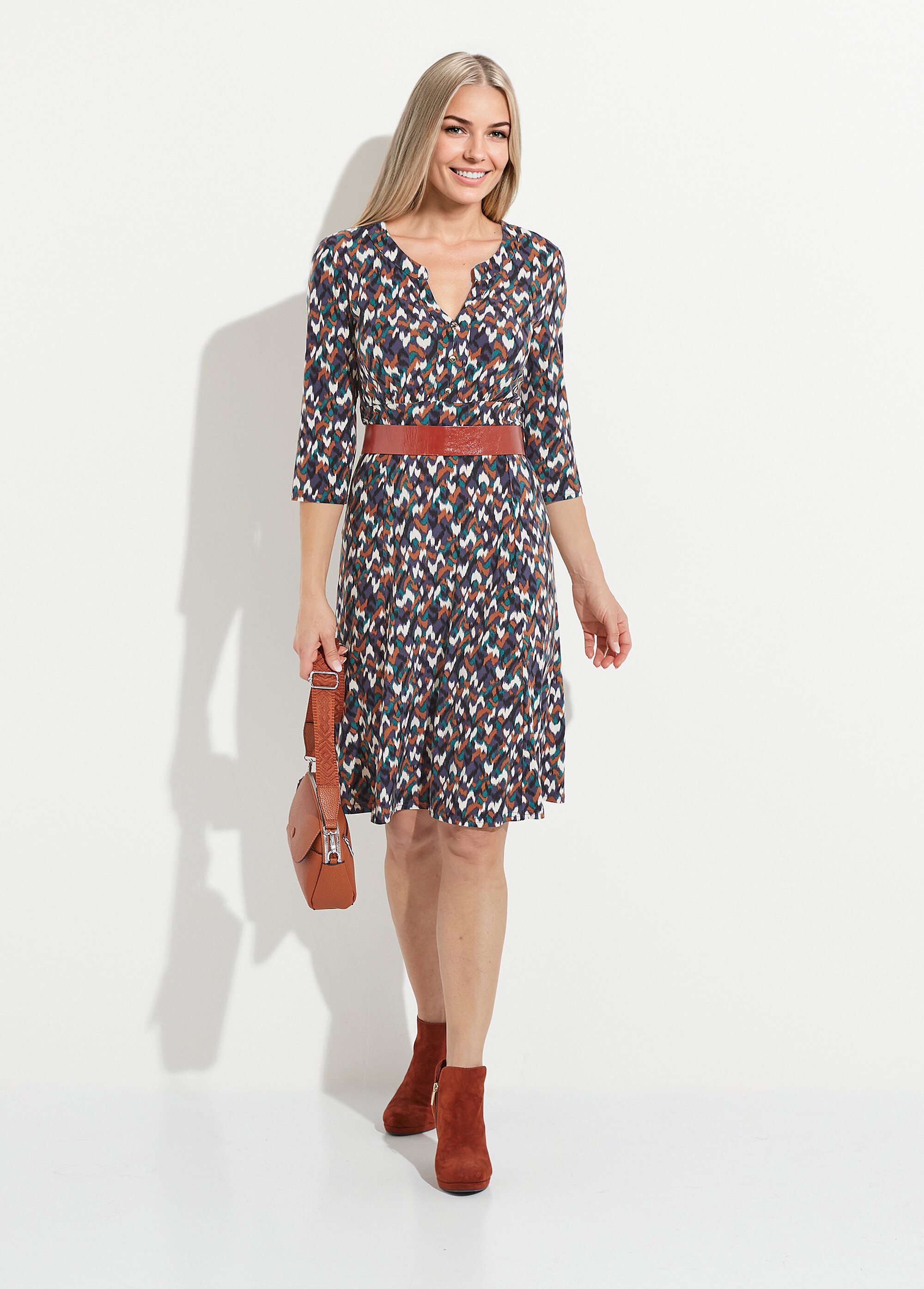 Robe courte évasée manches 3/4 imprimé graphique