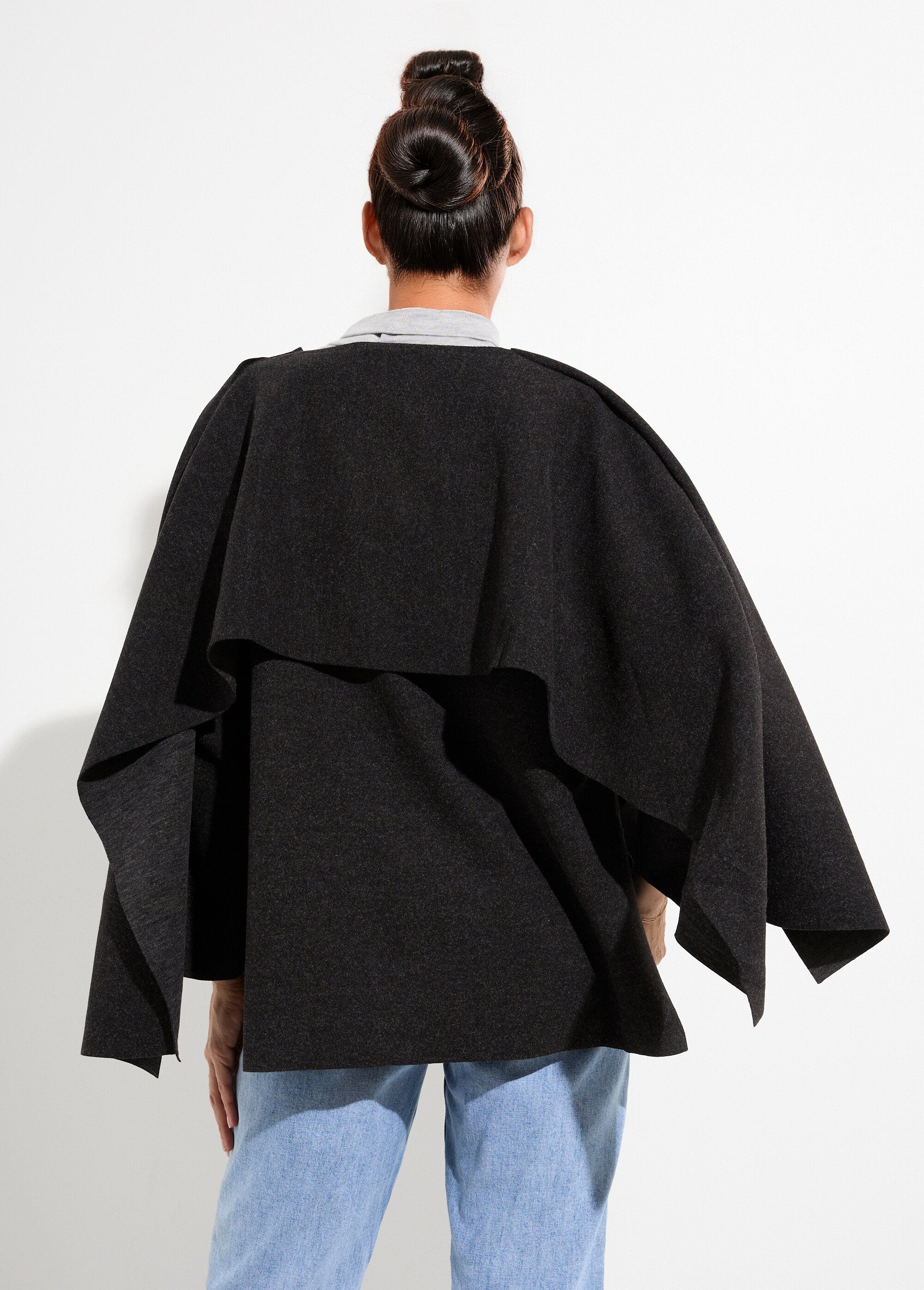 Veste bouton bijou métal et écharpe