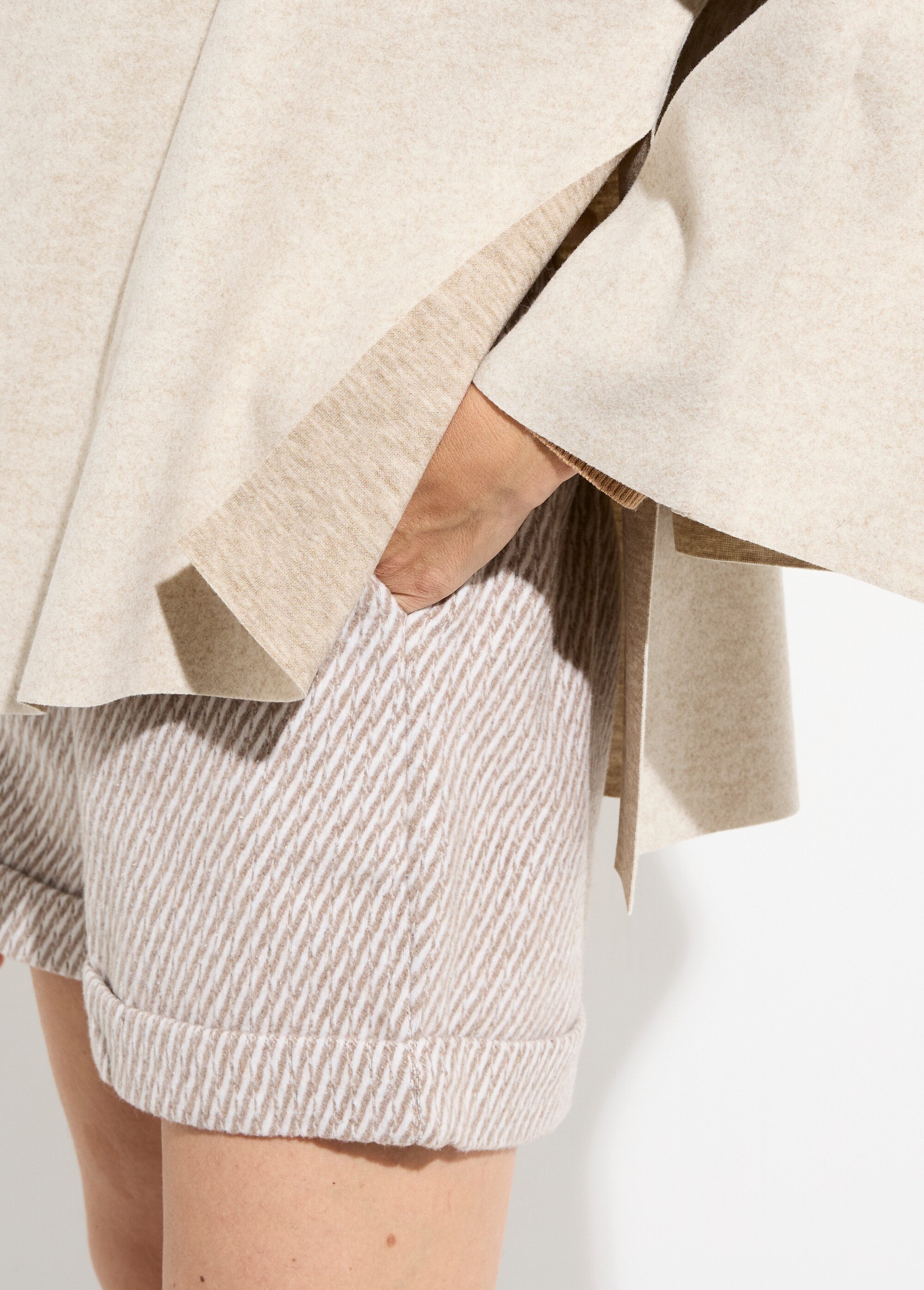 Veste bouton bijou métal et écharpe Femme Beige MQ-9141 DE2