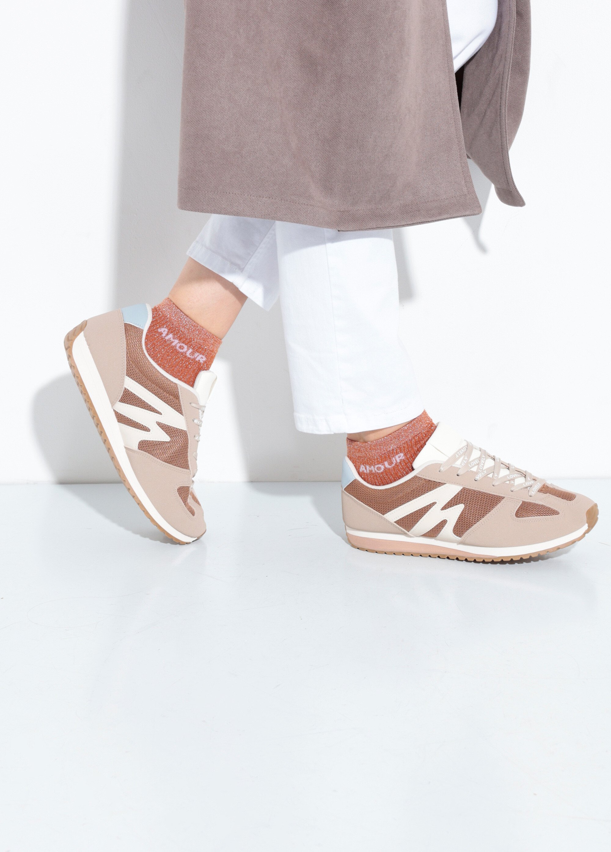 Baskets empiècements et lacets fantaisie Femme Beige QUIZ9027 SI1