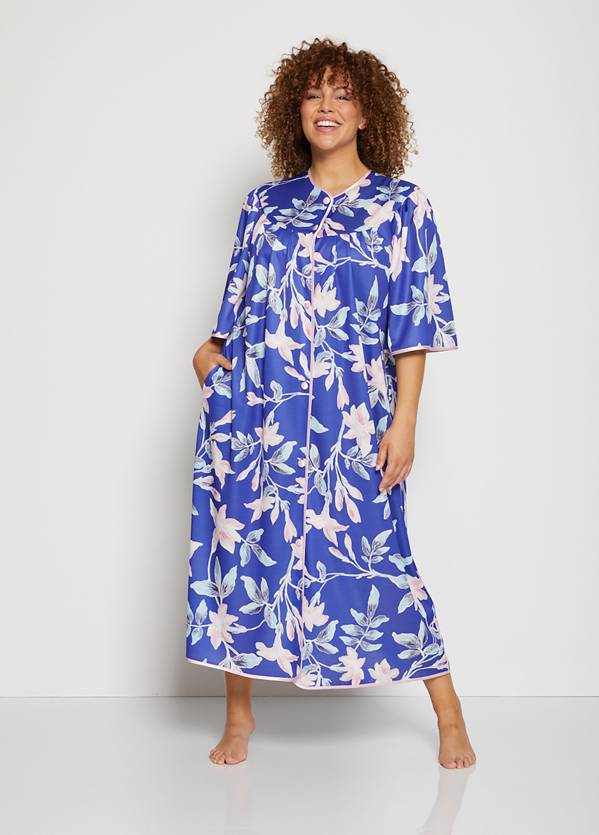 Peignoir boutonné satiné fleuri