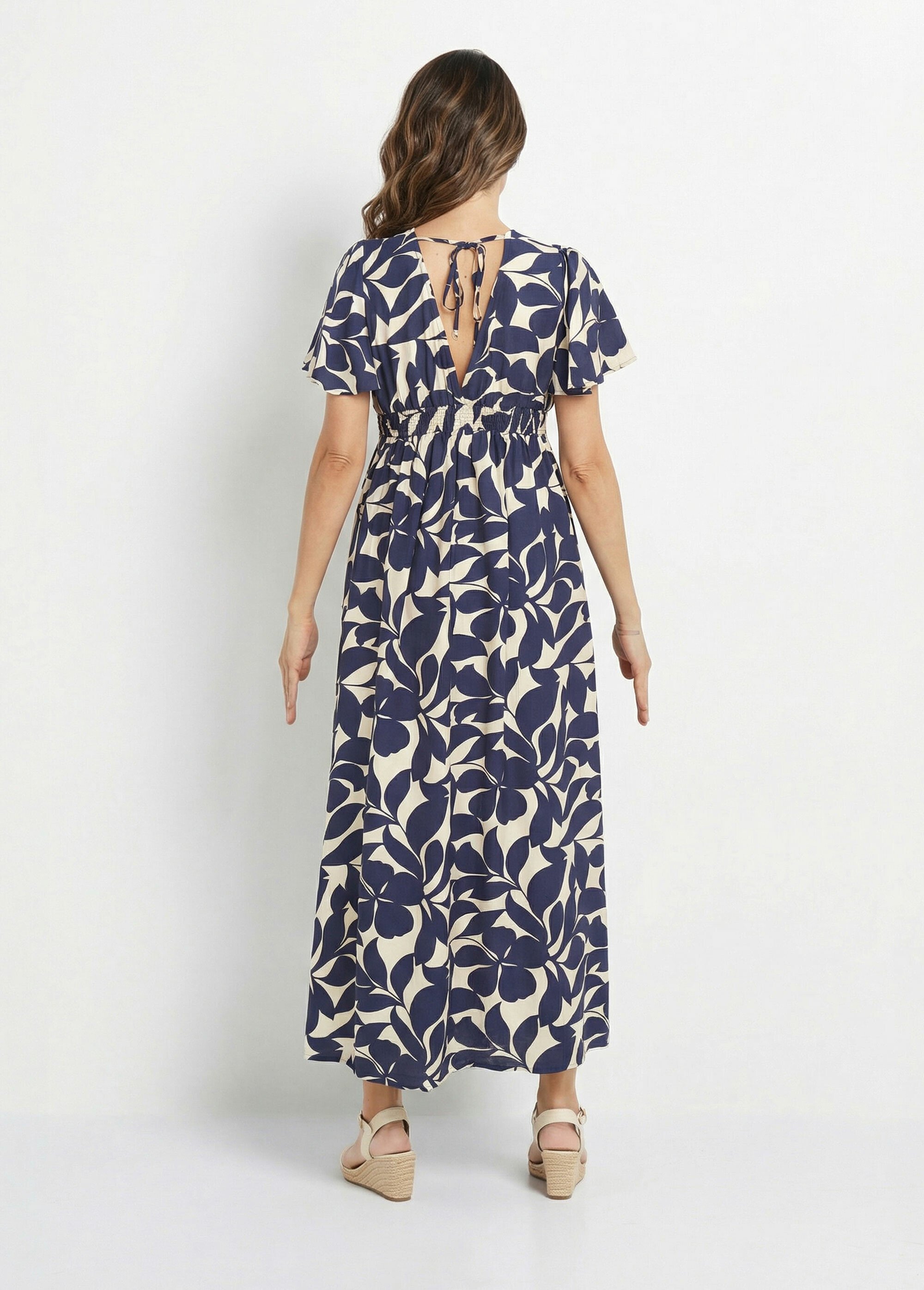 Robe longue à motif, col V devant et dos