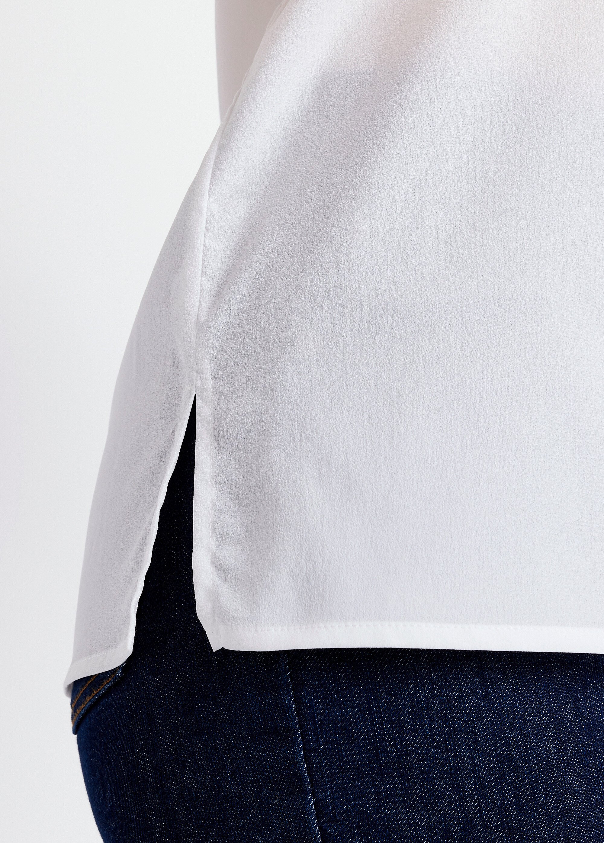Top long manches courtes broderies col rond