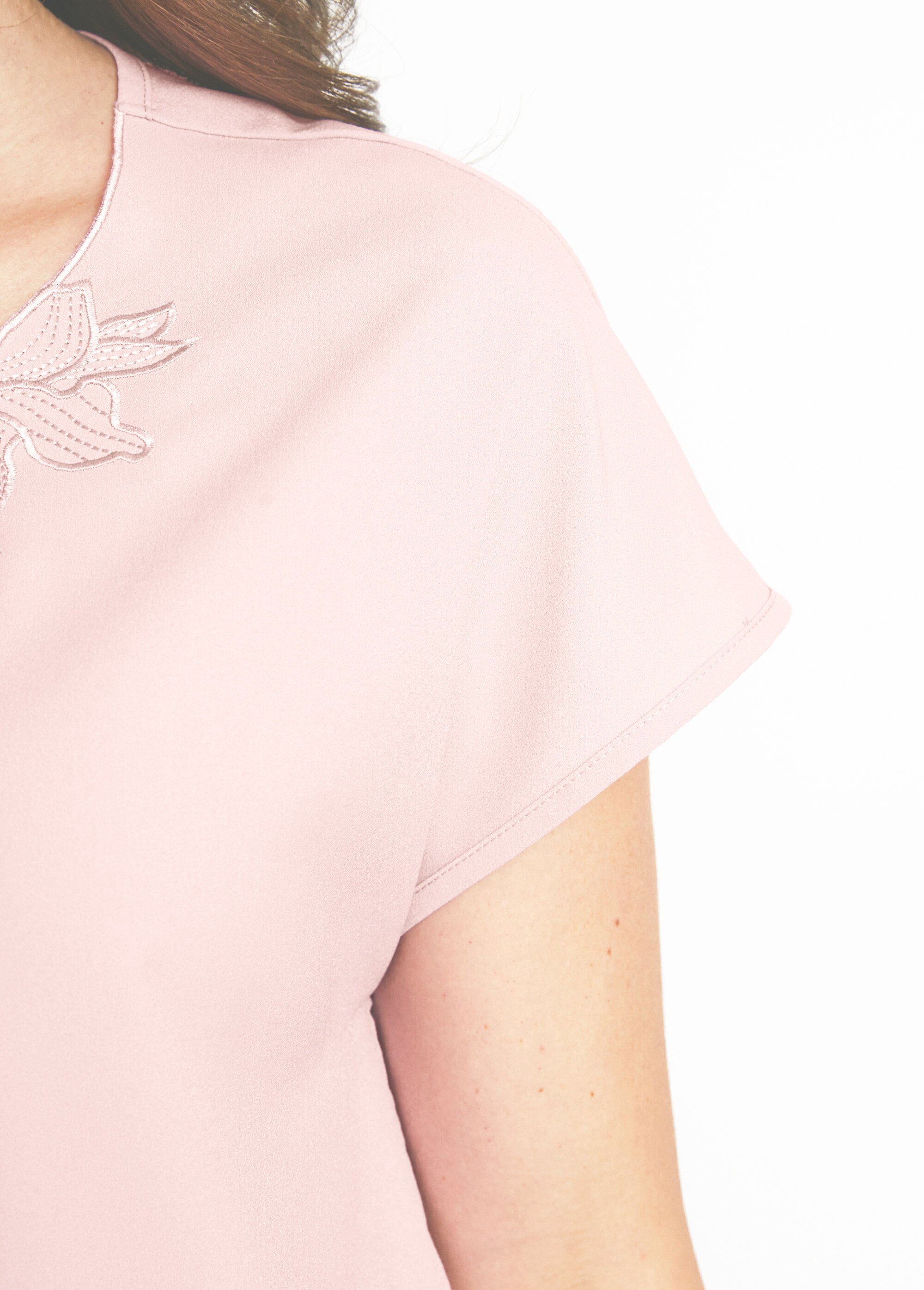Top long manches courtes broderies col rond Femme Rose CUMIN DE2